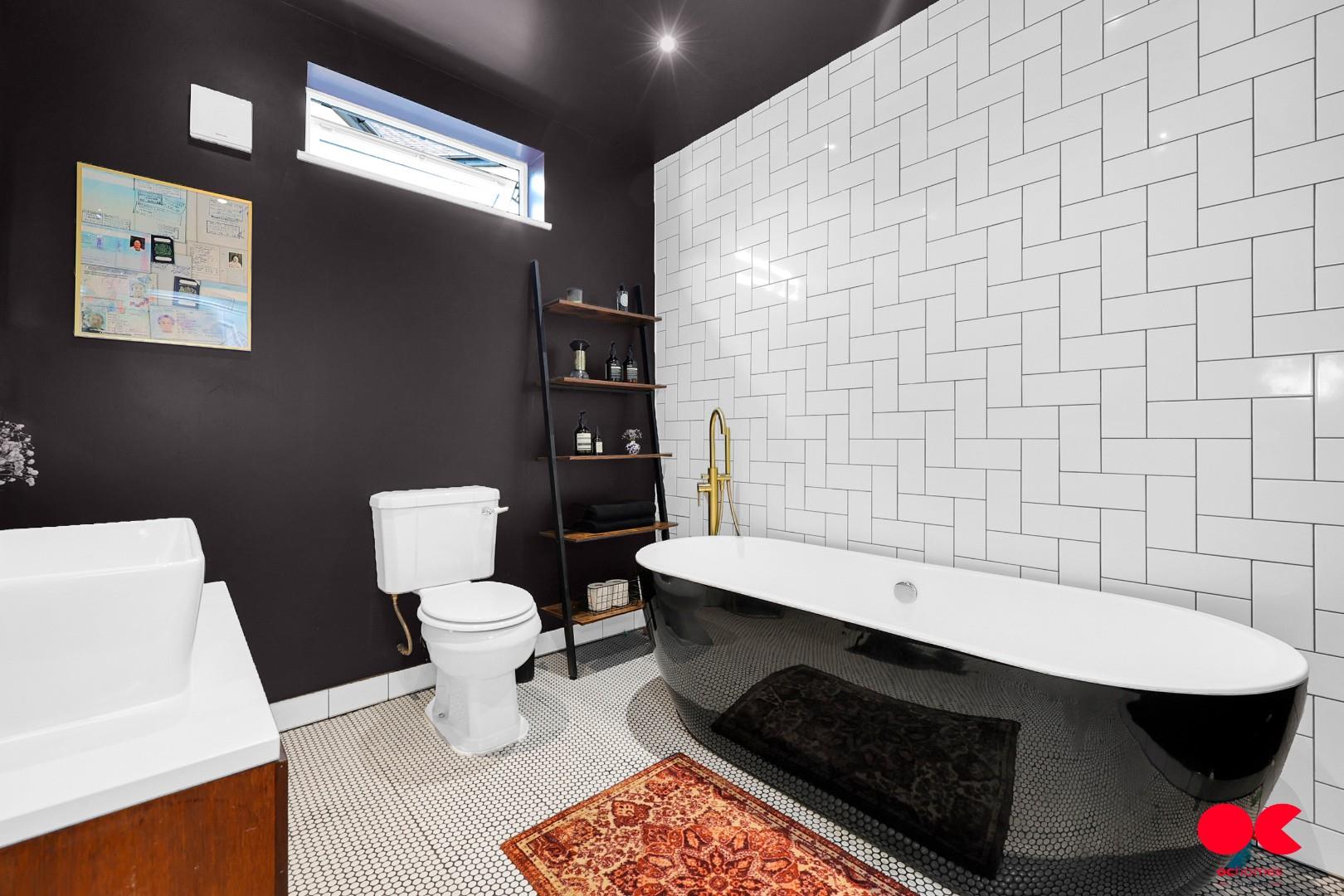 3 bed end of terrace house for sale in Brentwood Road, Gidea Park  - Property Image 3