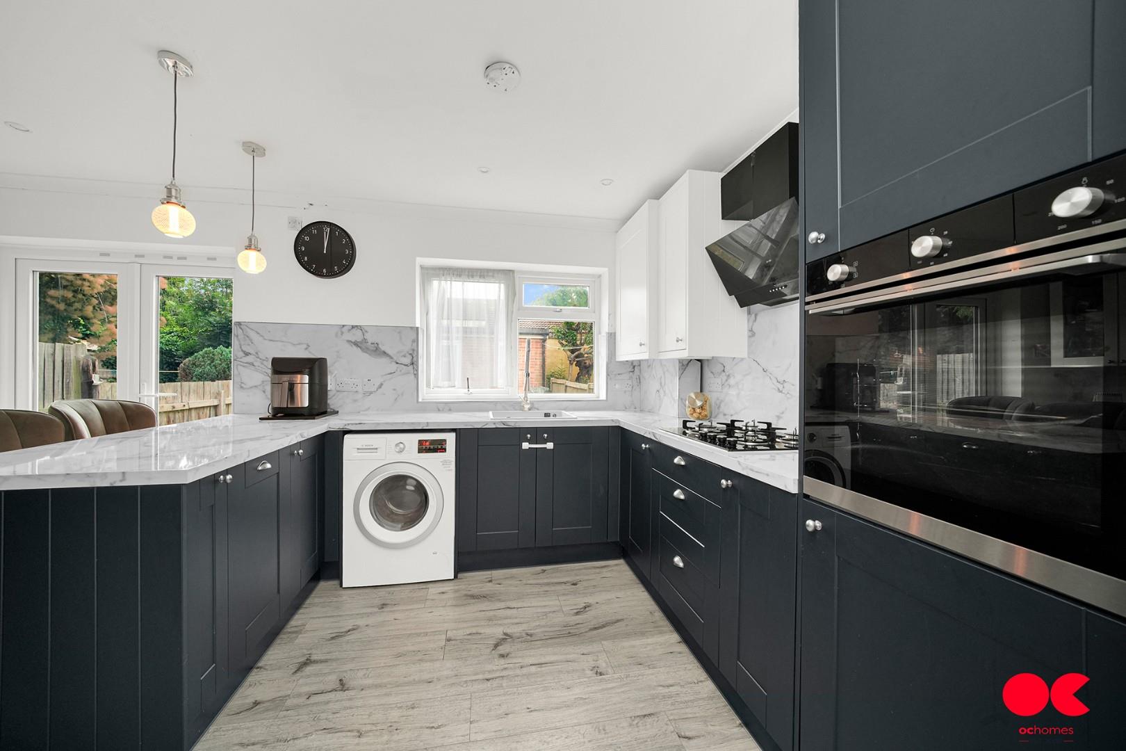 3 bed terraced house for sale in Windsor Road, Ilford  - Property Image 18