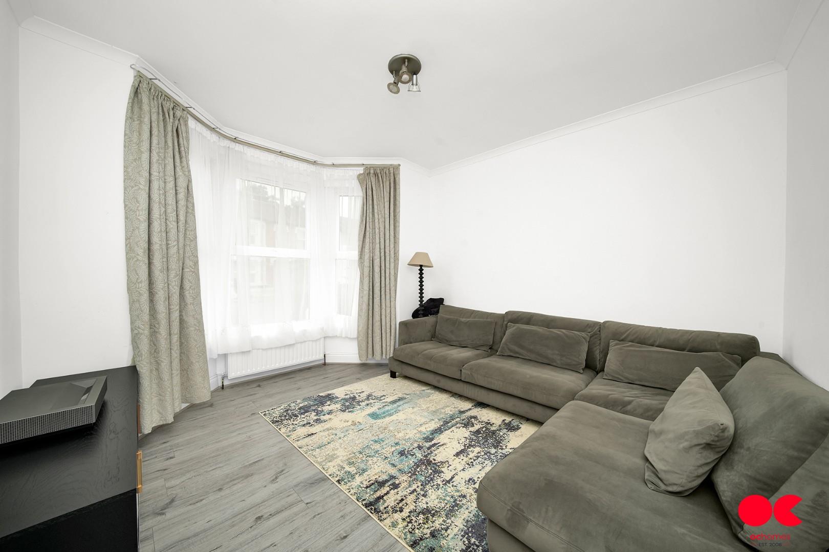 3 bed terraced house for sale in Windsor Road, Ilford  - Property Image 3