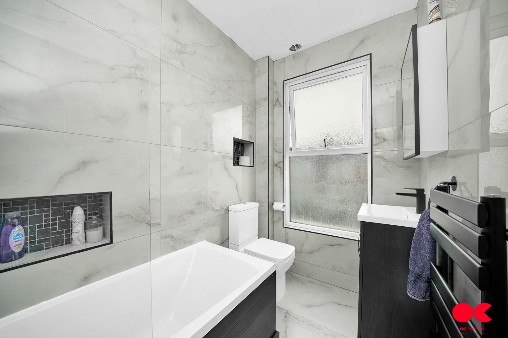3 bed terraced house for sale in Windsor Road, Ilford  - Property Image 2