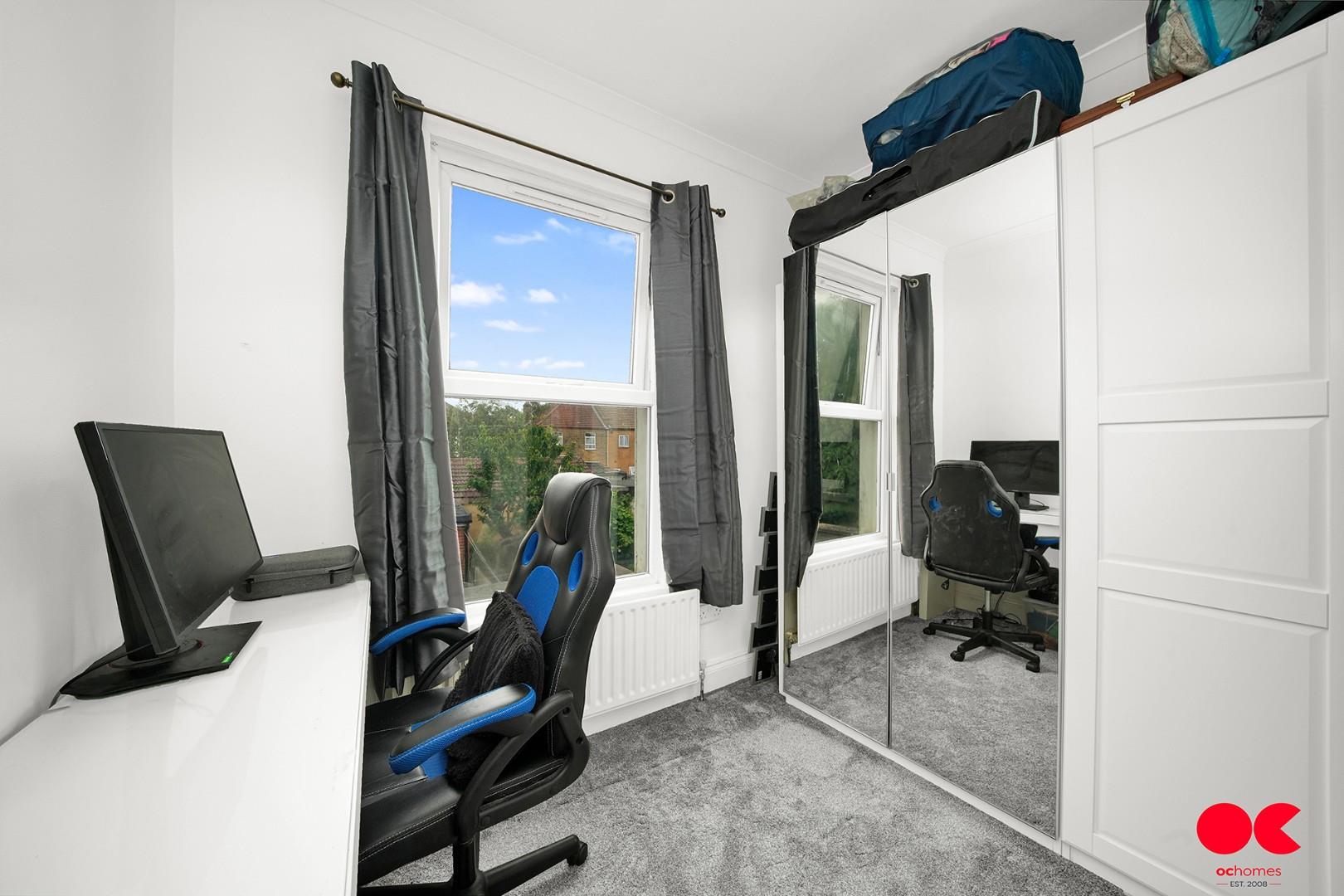 3 bed terraced house for sale in Windsor Road, Ilford  - Property Image 10