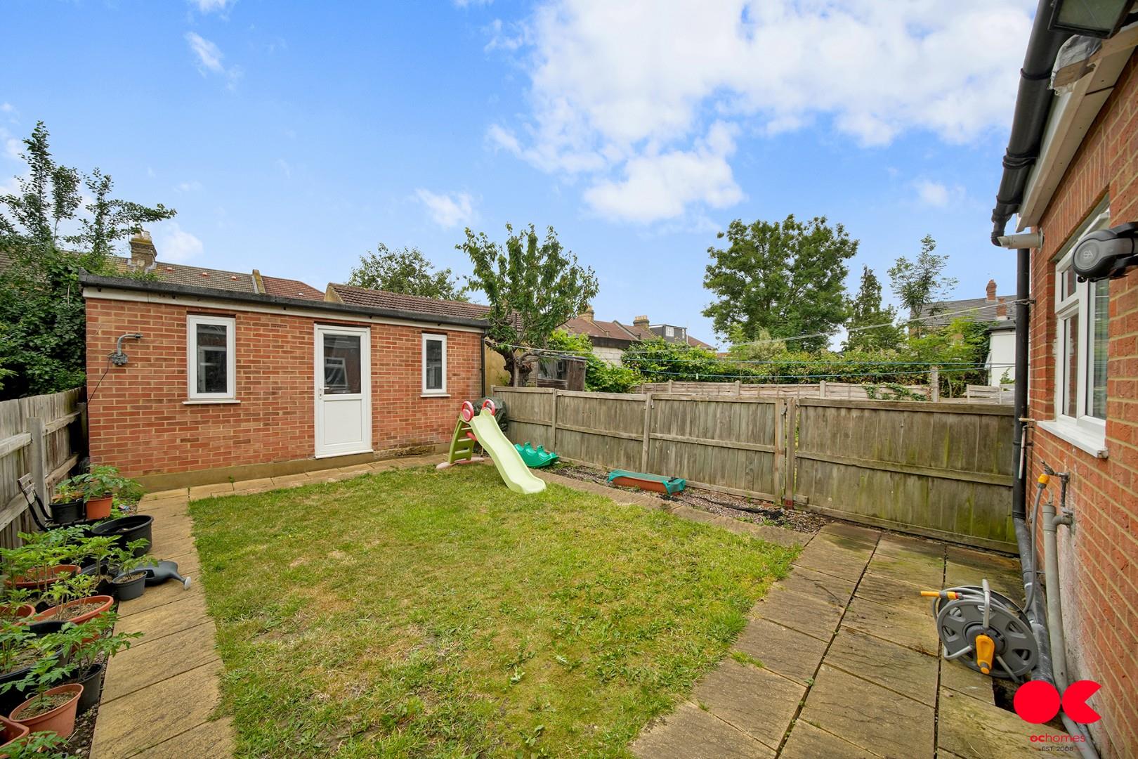 3 bed terraced house for sale in Windsor Road, Ilford  - Property Image 6