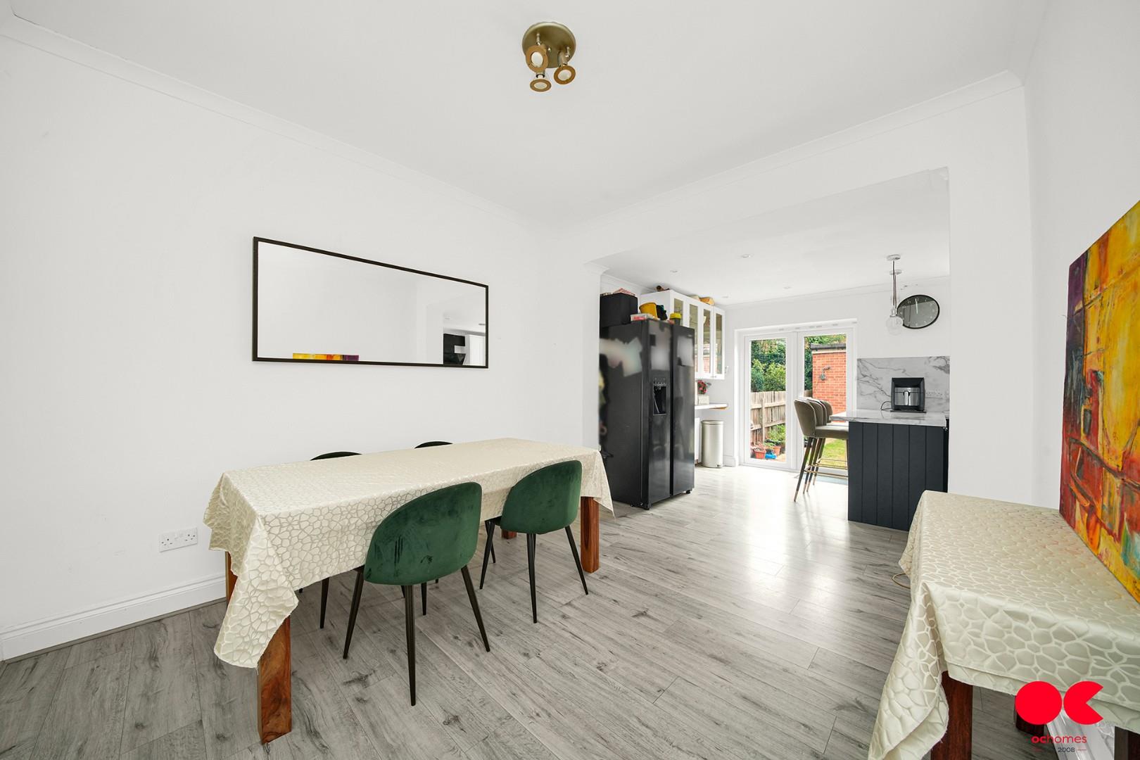 3 bed terraced house for sale in Windsor Road, Ilford  - Property Image 5