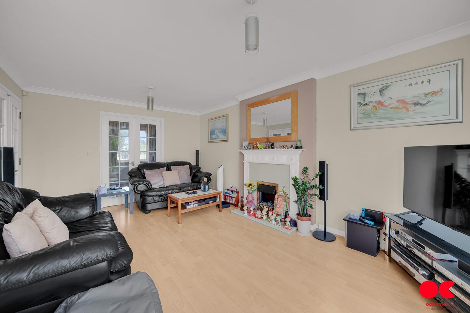 4 bed detached house for sale in Warren Lane, Chafford Hundred  - Property Image 12