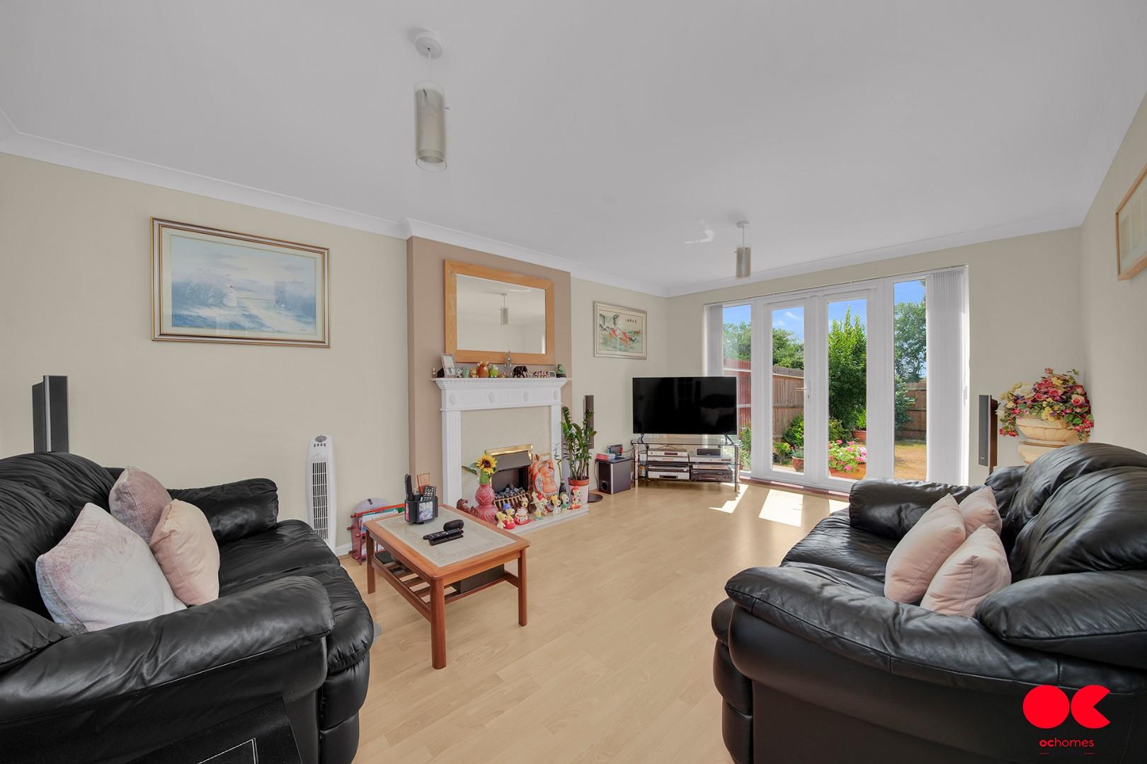 4 bed detached house for sale in Warren Lane, Chafford Hundred  - Property Image 2