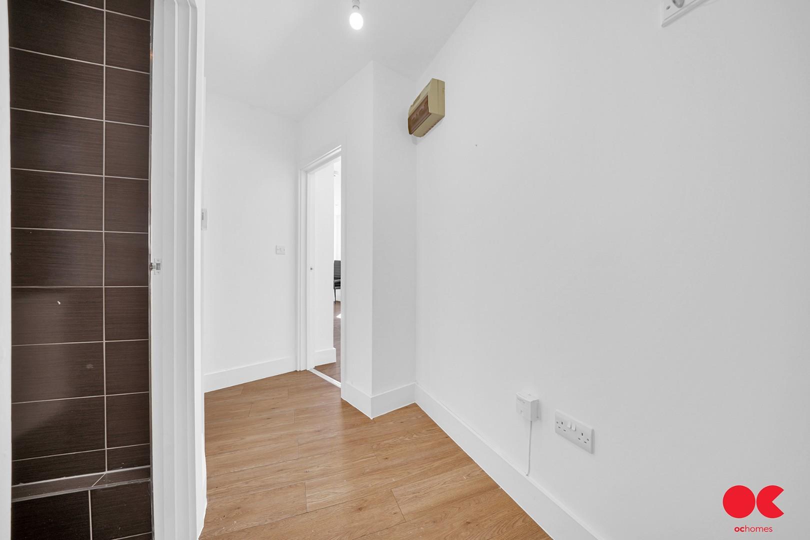1 bed flat to rent in Cranbrook Road, Ilford  - Property Image 1