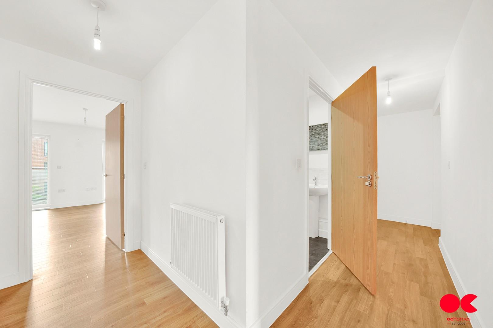 2 bed flat to rent in Maxwell Road, Romford  - Property Image 12