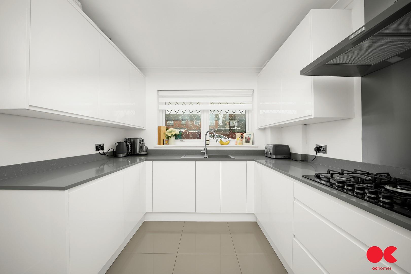3 bed semi-detached house for sale in Hitherwood Close, Hornchurch  - Property Image 19