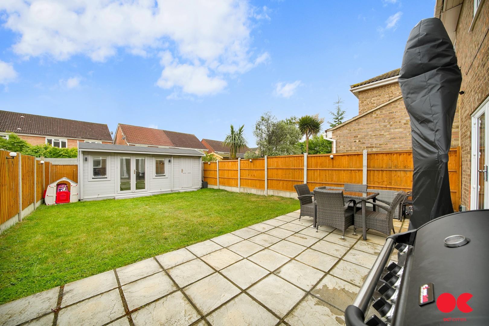 3 bed semi-detached house for sale in Hitherwood Close, Hornchurch  - Property Image 5