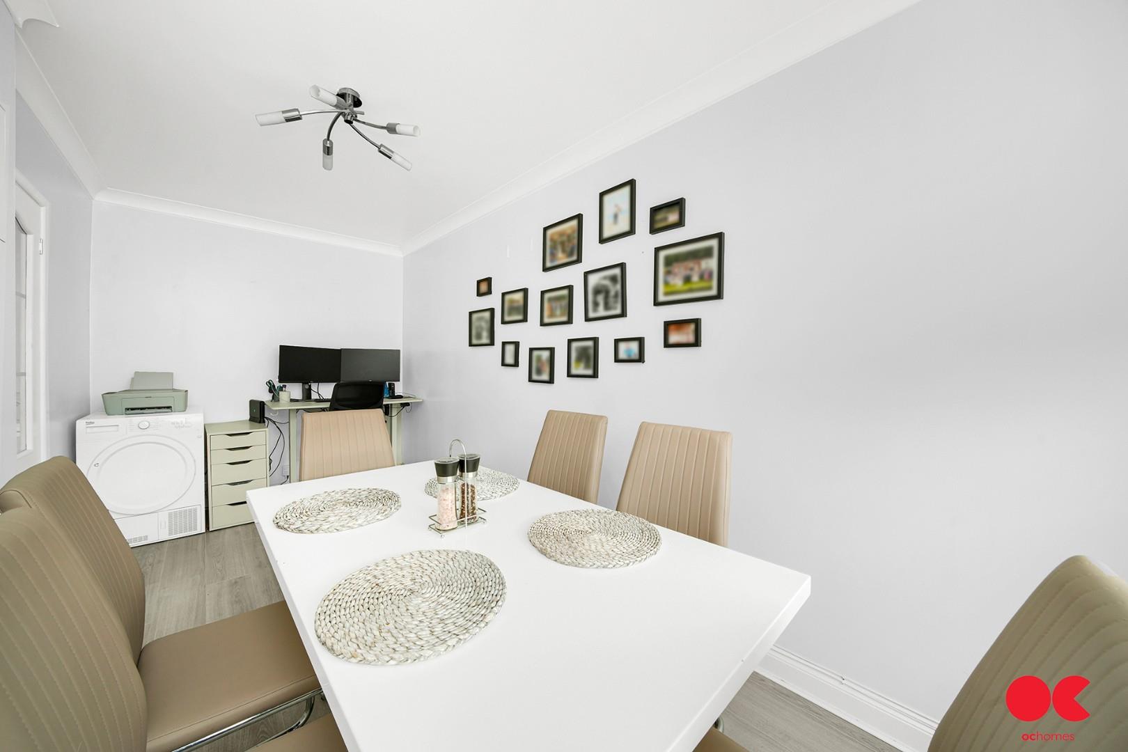 3 bed semi-detached house for sale in Hitherwood Close, Hornchurch  - Property Image 28