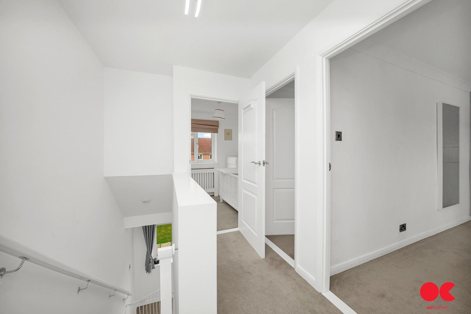 3 bed semi-detached house for sale in Hitherwood Close, Hornchurch  - Property Image 24