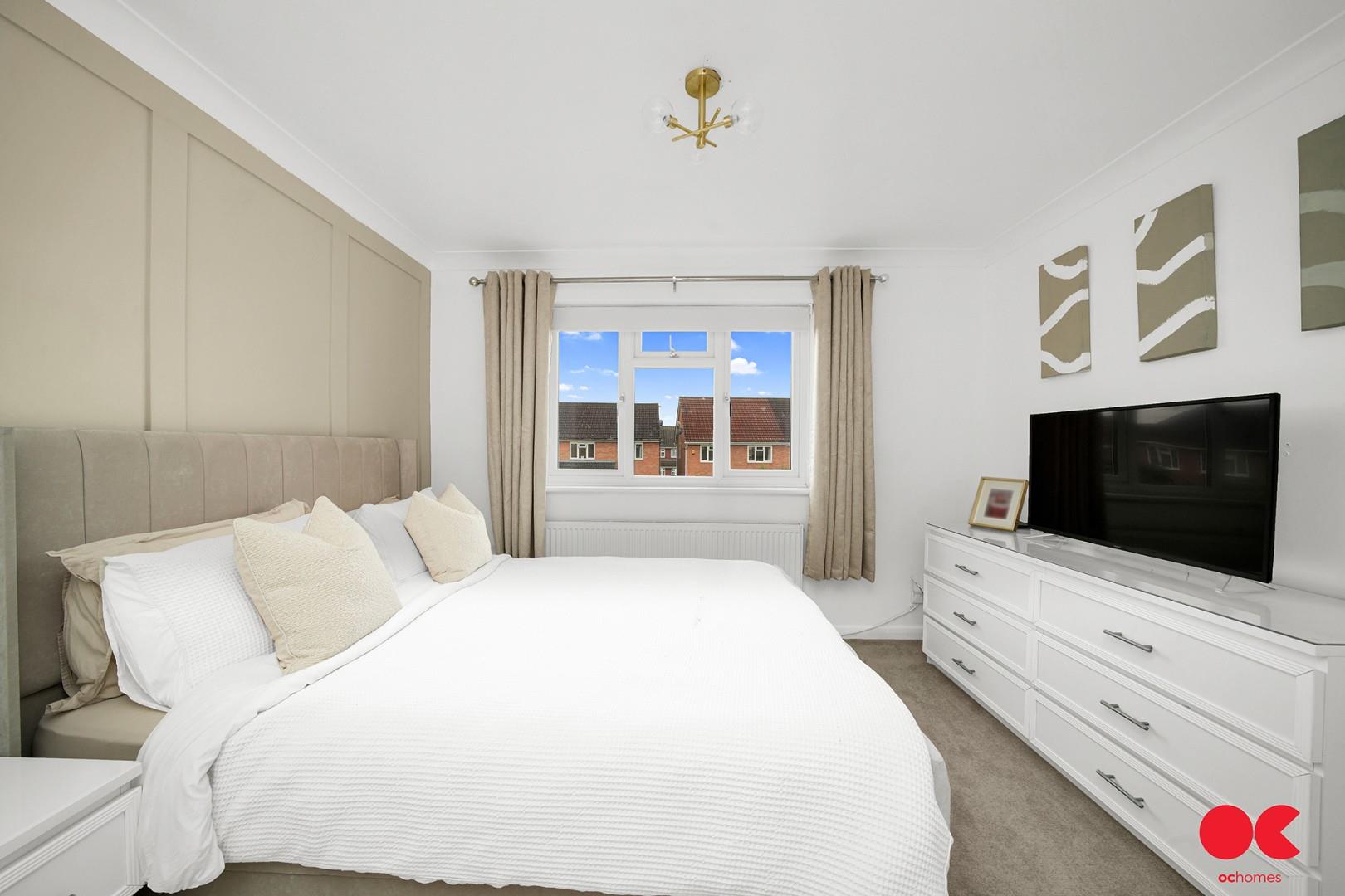 3 bed semi-detached house for sale in Hitherwood Close, Hornchurch  - Property Image 29