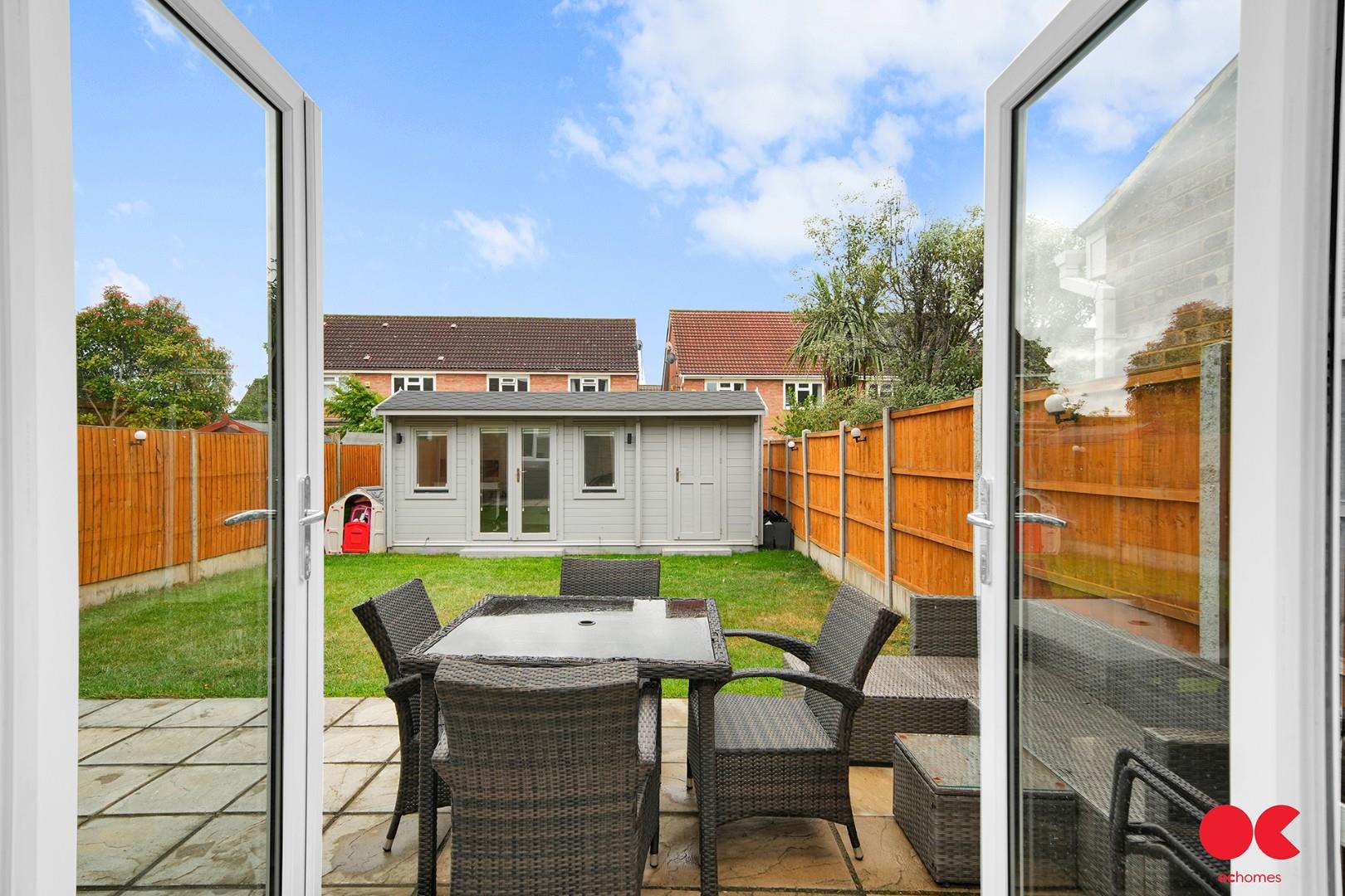 3 bed semi-detached house for sale in Hitherwood Close, Hornchurch  - Property Image 10