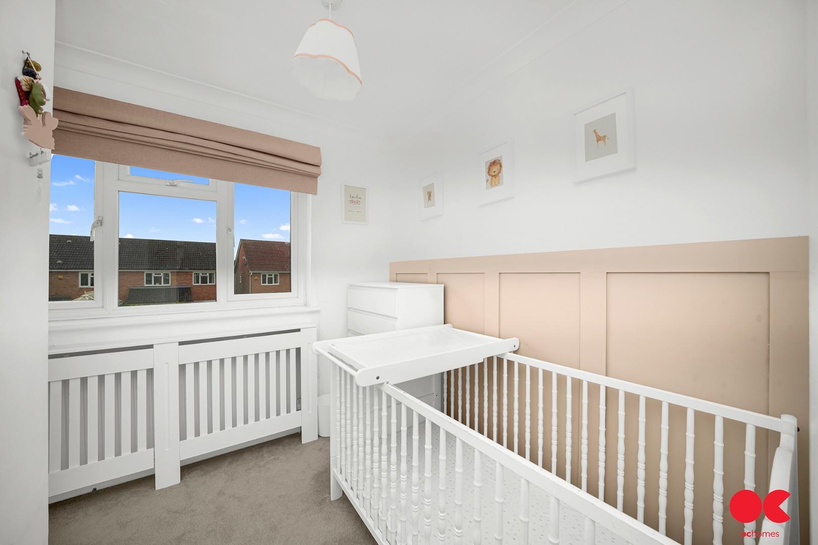 3 bed semi-detached house for sale in Hitherwood Close, Hornchurch  - Property Image 8