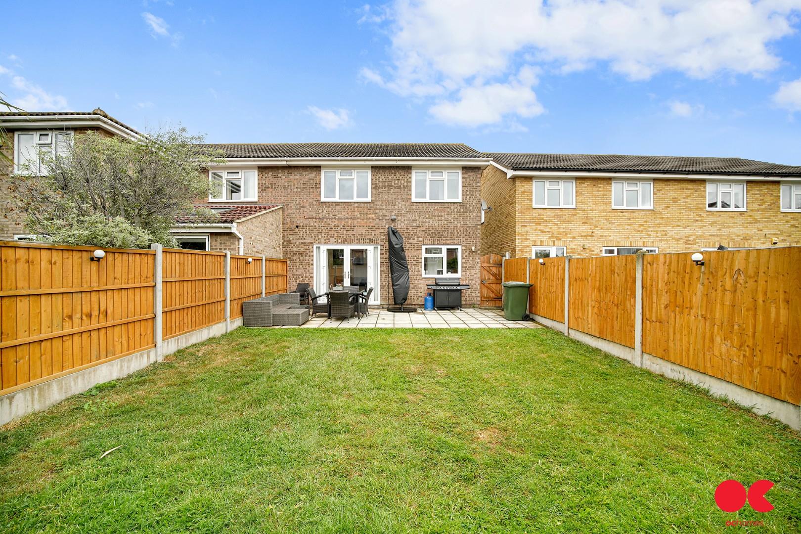 3 bed semi-detached house for sale in Hitherwood Close, Hornchurch  - Property Image 25