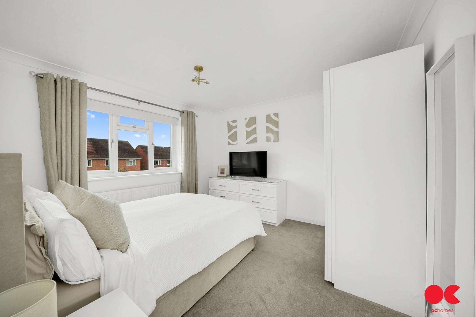 3 bed semi-detached house for sale in Hitherwood Close, Hornchurch  - Property Image 15