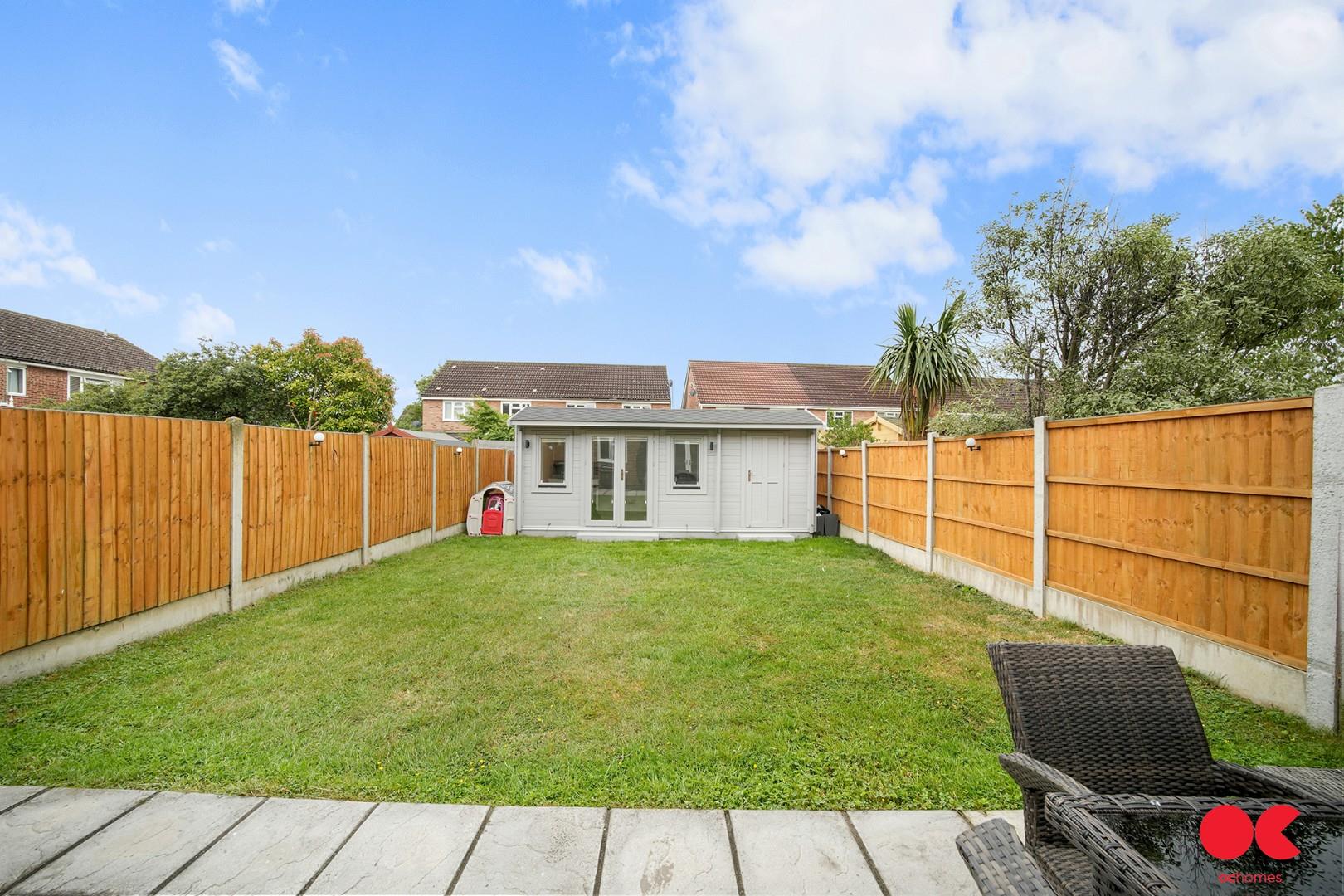3 bed semi-detached house for sale in Hitherwood Close, Hornchurch  - Property Image 33