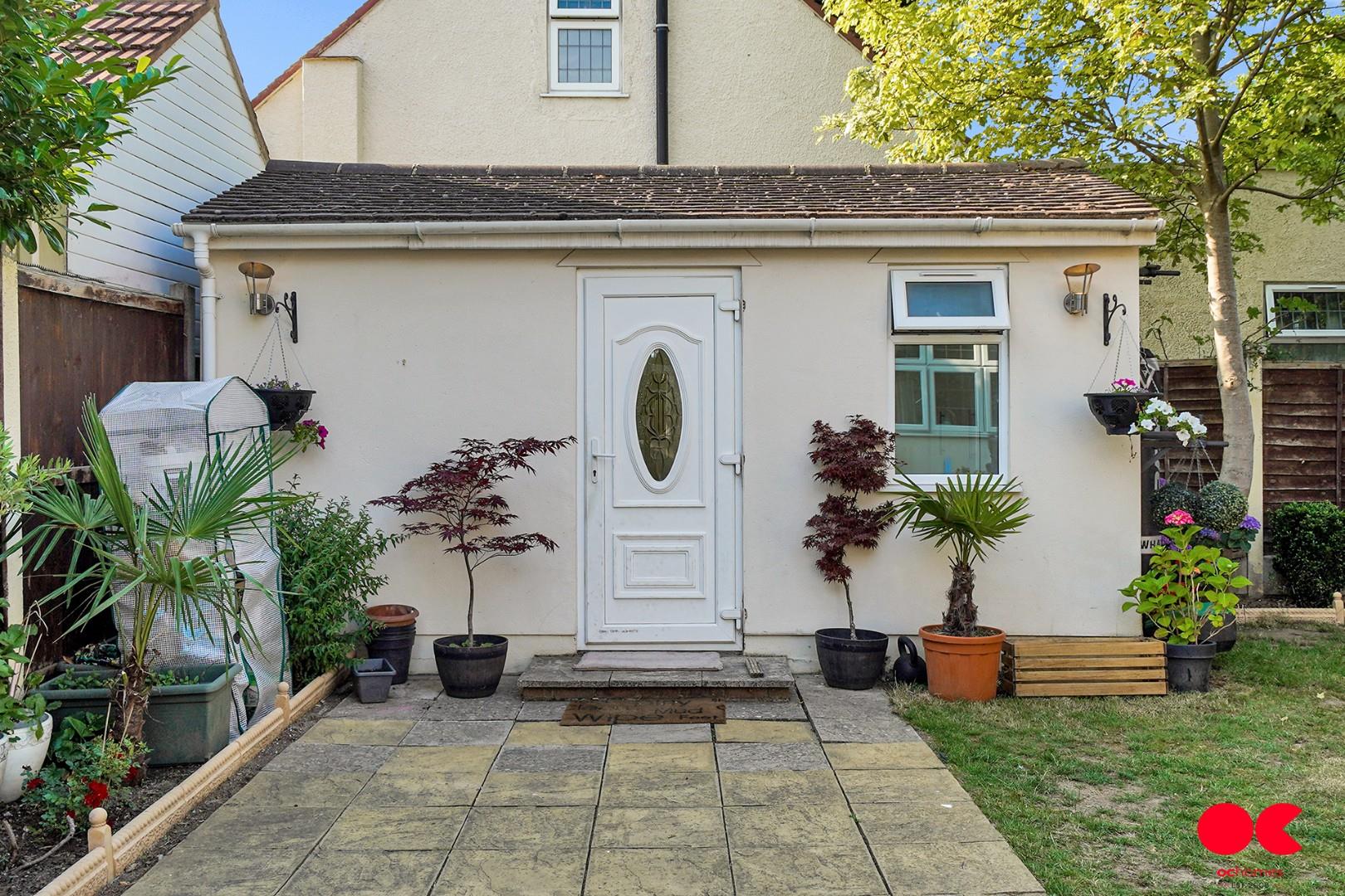 4 bed semi-detached bungalow for sale in Trenance Gardens, Ilford  - Property Image 32
