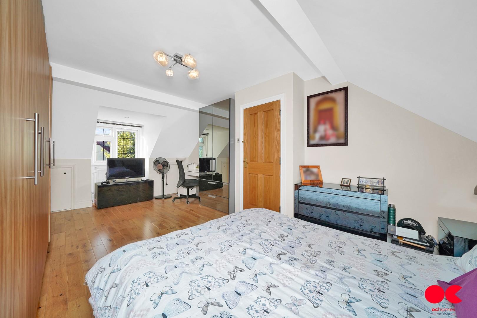 4 bed semi-detached bungalow for sale in Trenance Gardens, Ilford  - Property Image 25