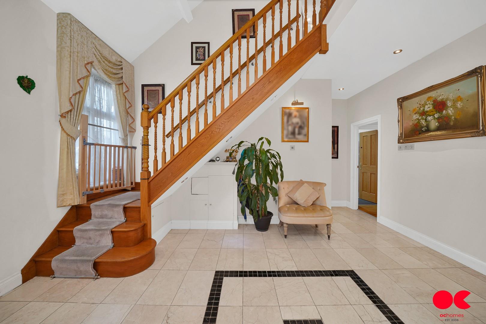4 bed semi-detached bungalow for sale in Trenance Gardens, Ilford - Property Image 1