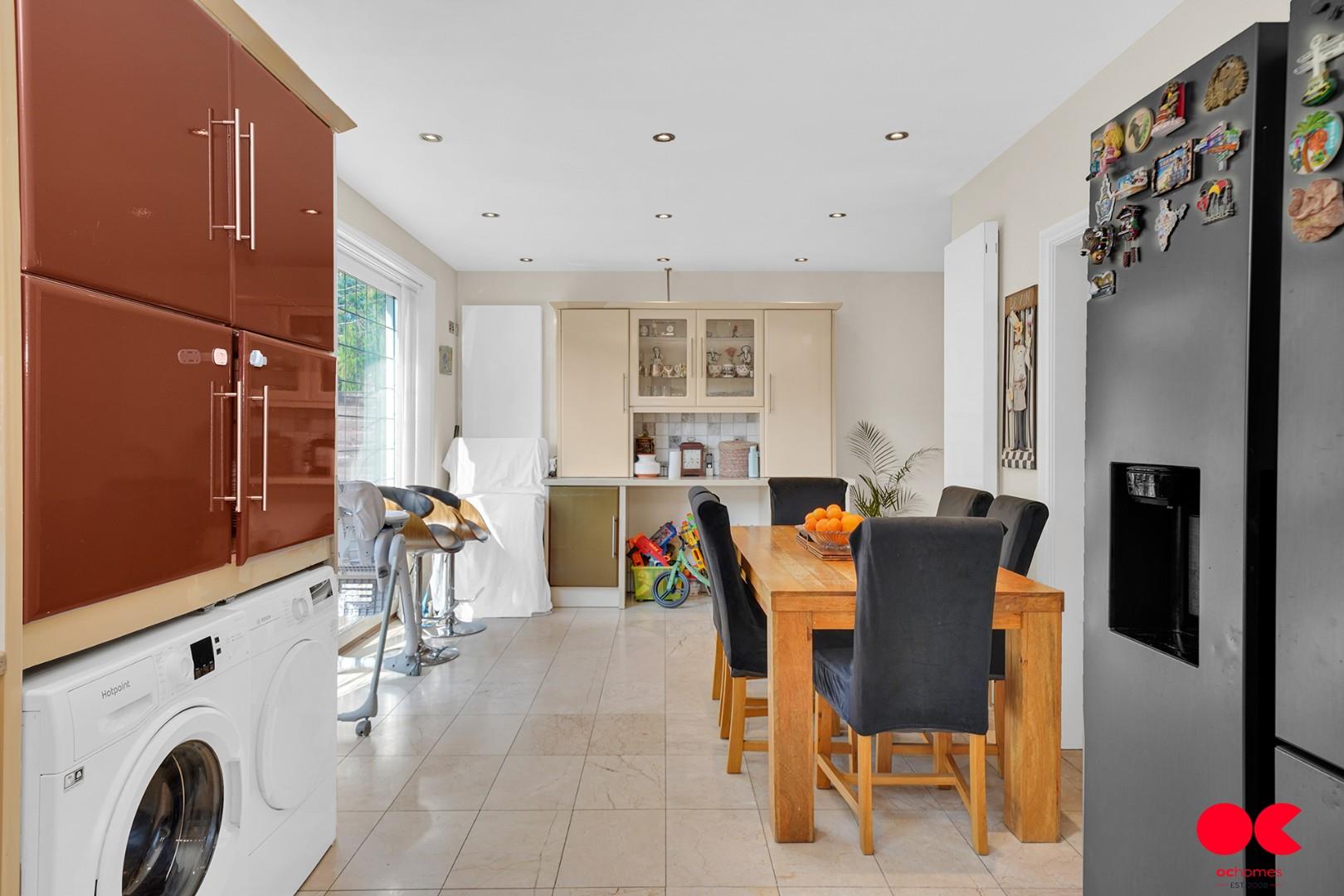 4 bed semi-detached bungalow for sale in Trenance Gardens, Ilford  - Property Image 14