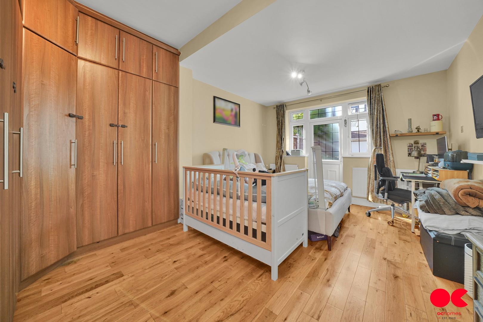 4 bed semi-detached bungalow for sale in Trenance Gardens, Ilford  - Property Image 18