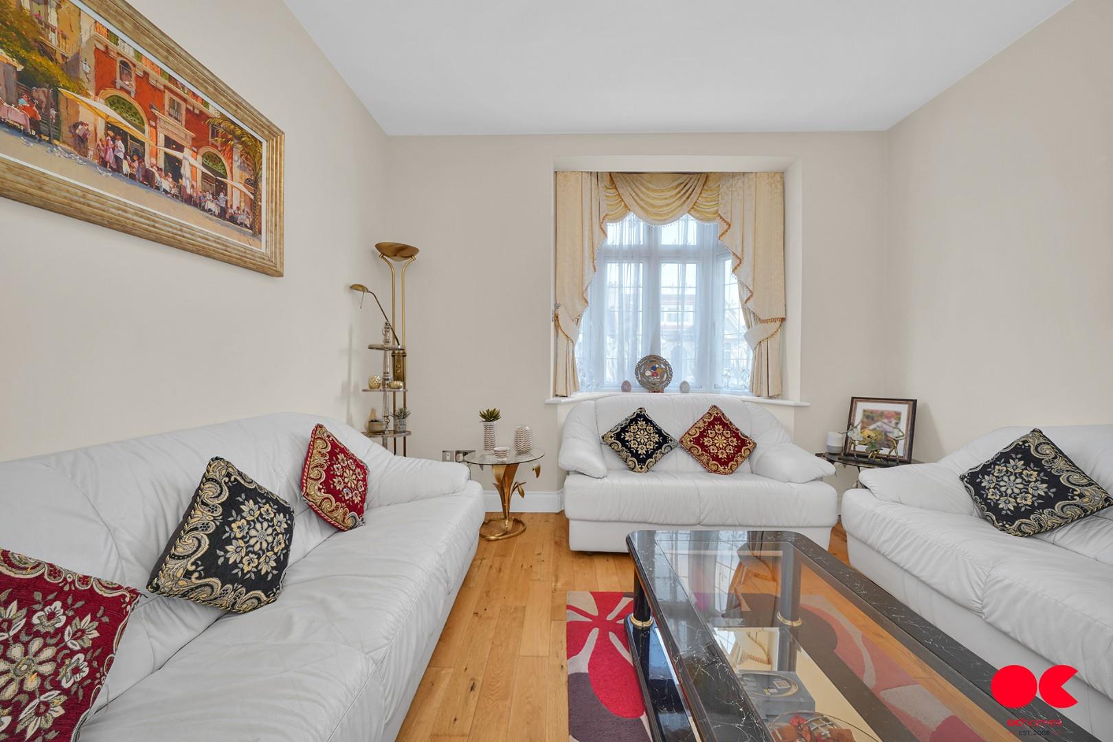 4 bed semi-detached bungalow for sale in Trenance Gardens, Ilford  - Property Image 17