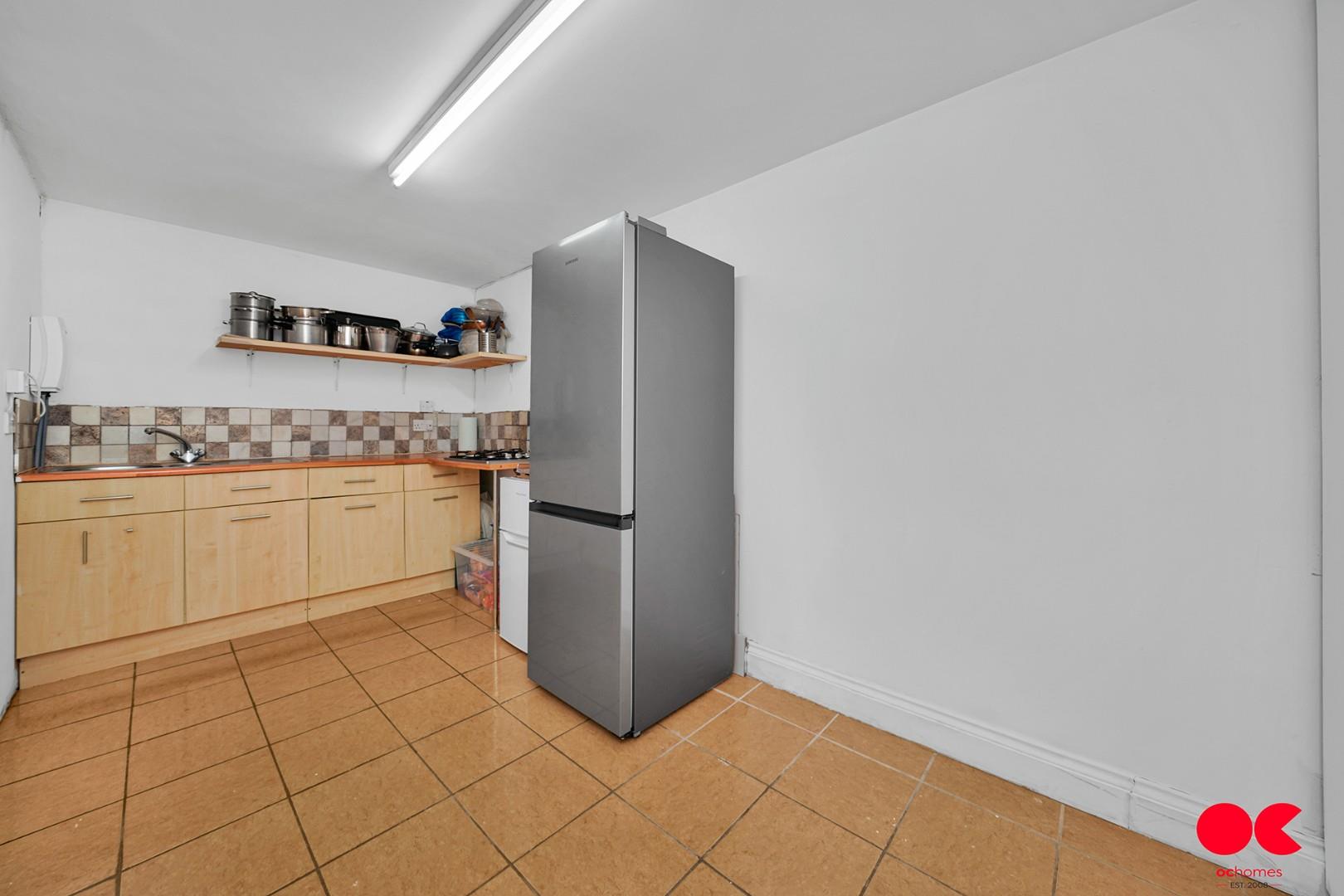 4 bed semi-detached bungalow for sale in Trenance Gardens, Ilford  - Property Image 33