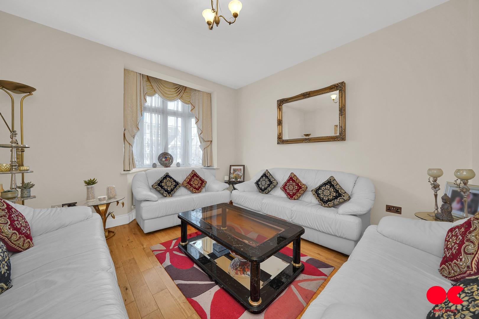 4 bed semi-detached bungalow for sale in Trenance Gardens, Ilford  - Property Image 16