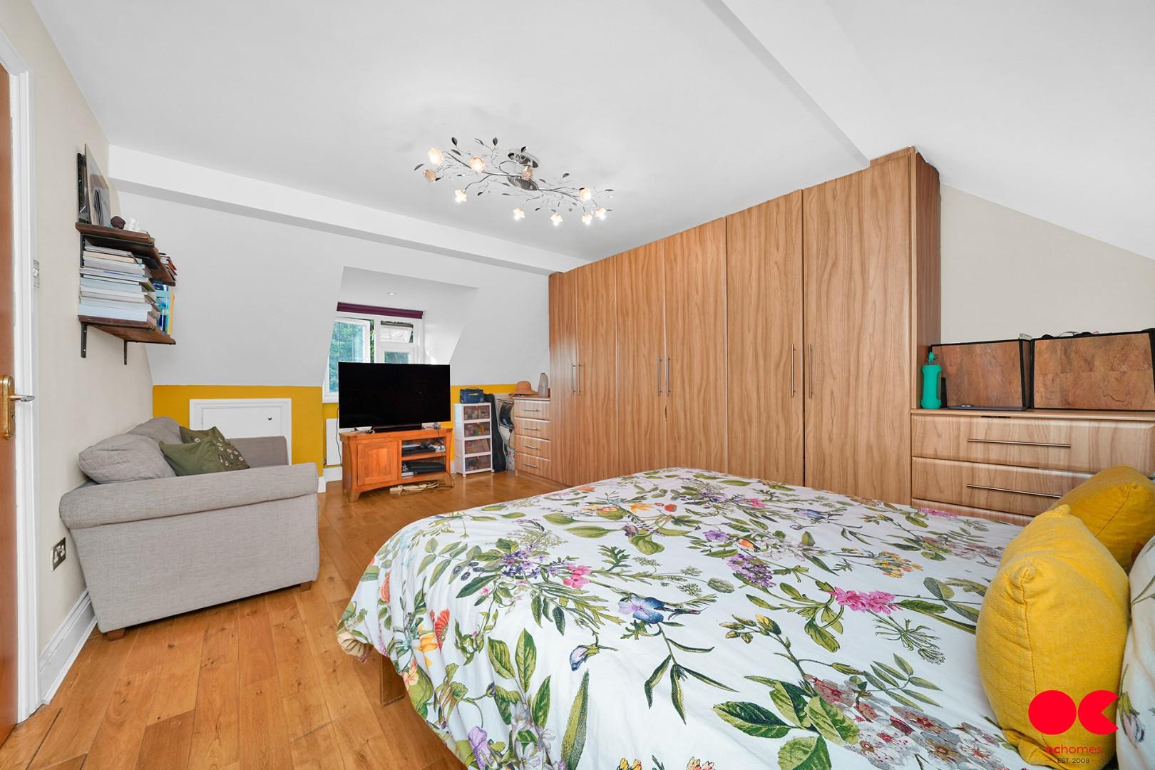 4 bed semi-detached bungalow for sale in Trenance Gardens, Ilford  - Property Image 30