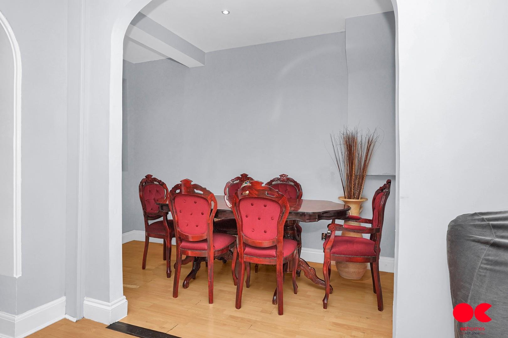 3 bed terraced house for sale in Tylehurst Gardens, Ilford  - Property Image 8