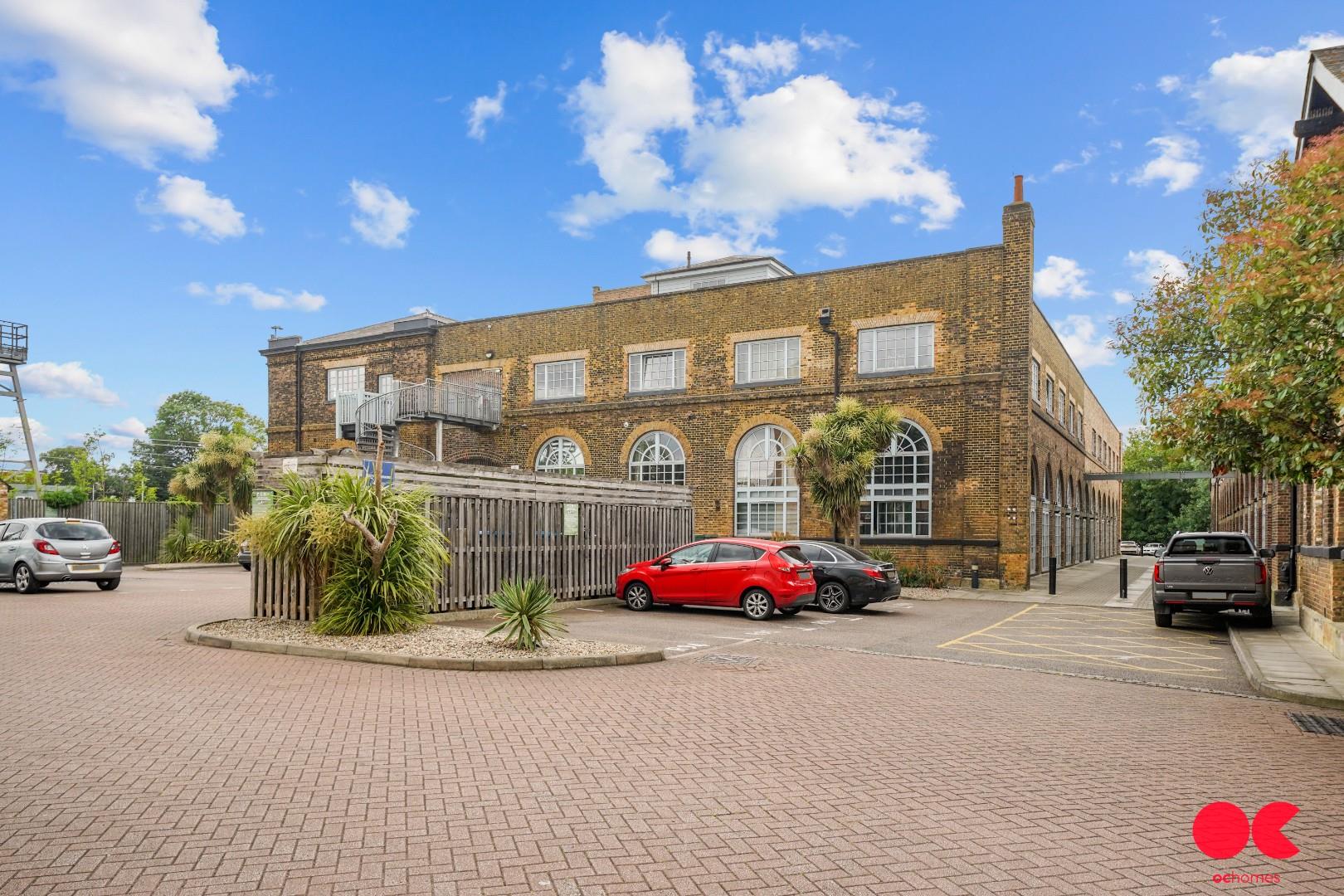 2 bed flat for sale in Kidman Close, Gidea Park  - Property Image 18