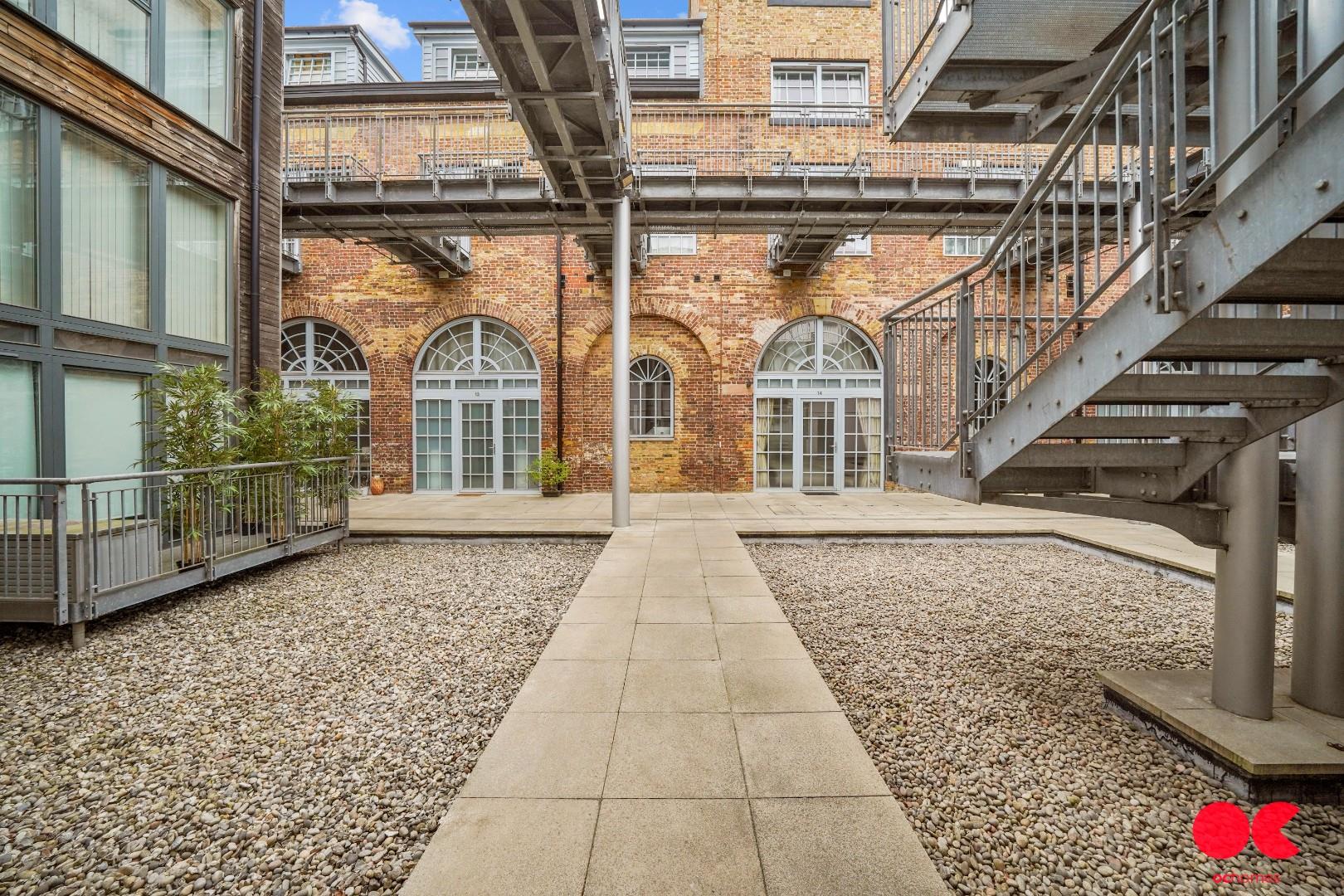 2 bed flat for sale in Kidman Close, Gidea Park  - Property Image 20