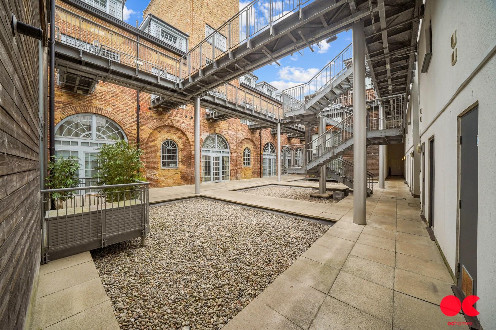 2 bed flat for sale in Kidman Close, Gidea Park  - Property Image 17