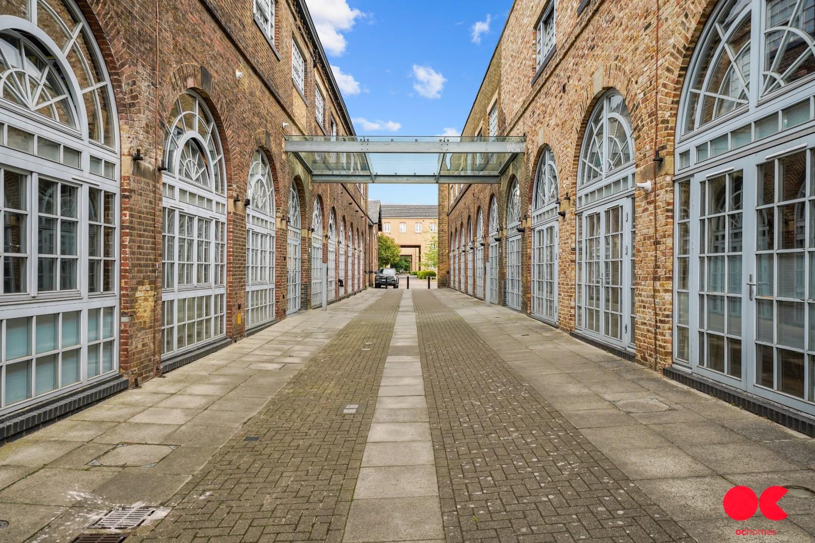 2 bed flat for sale in Kidman Close, Gidea Park  - Property Image 14