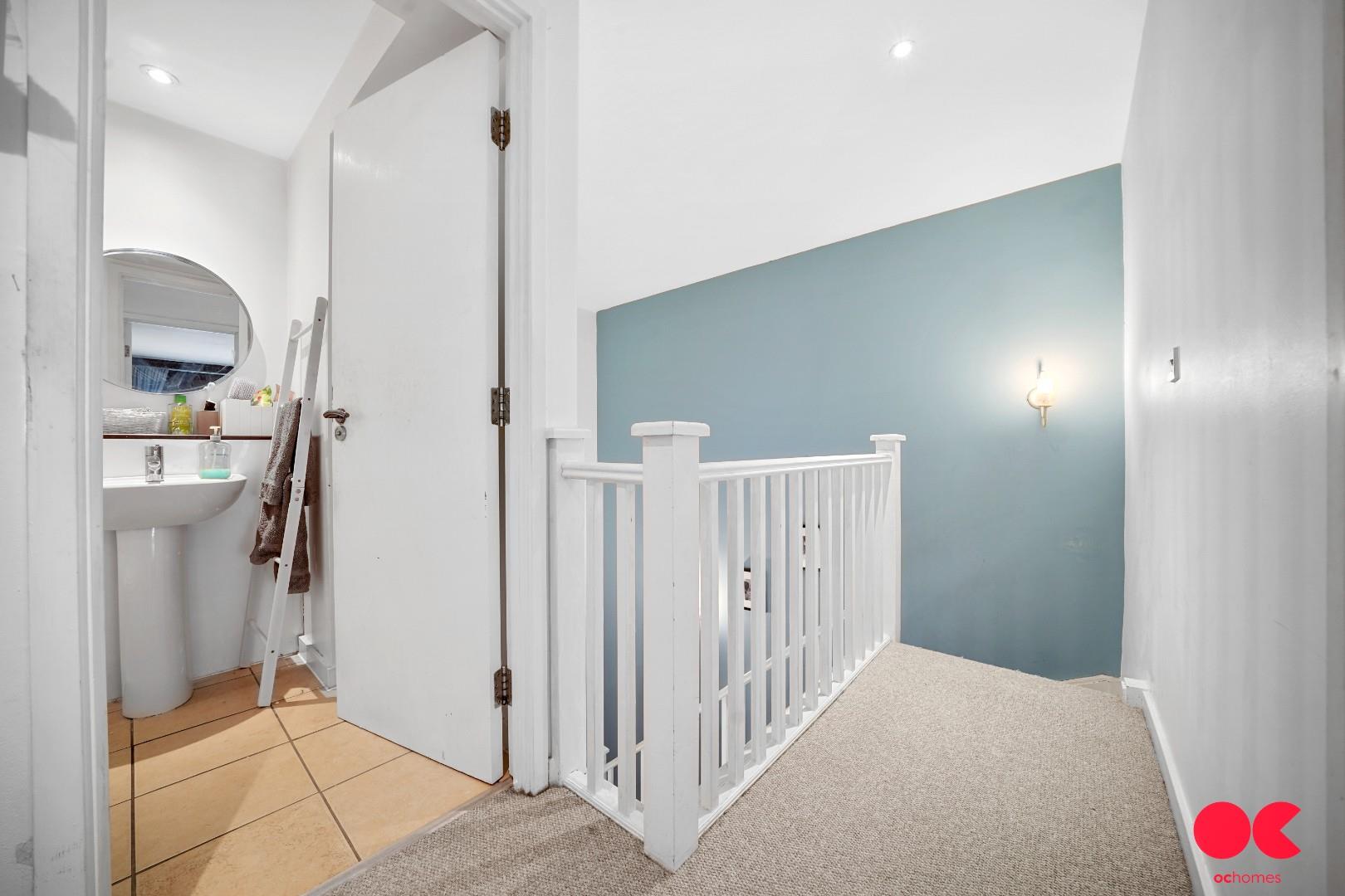2 bed flat for sale in Kidman Close, Gidea Park  - Property Image 16