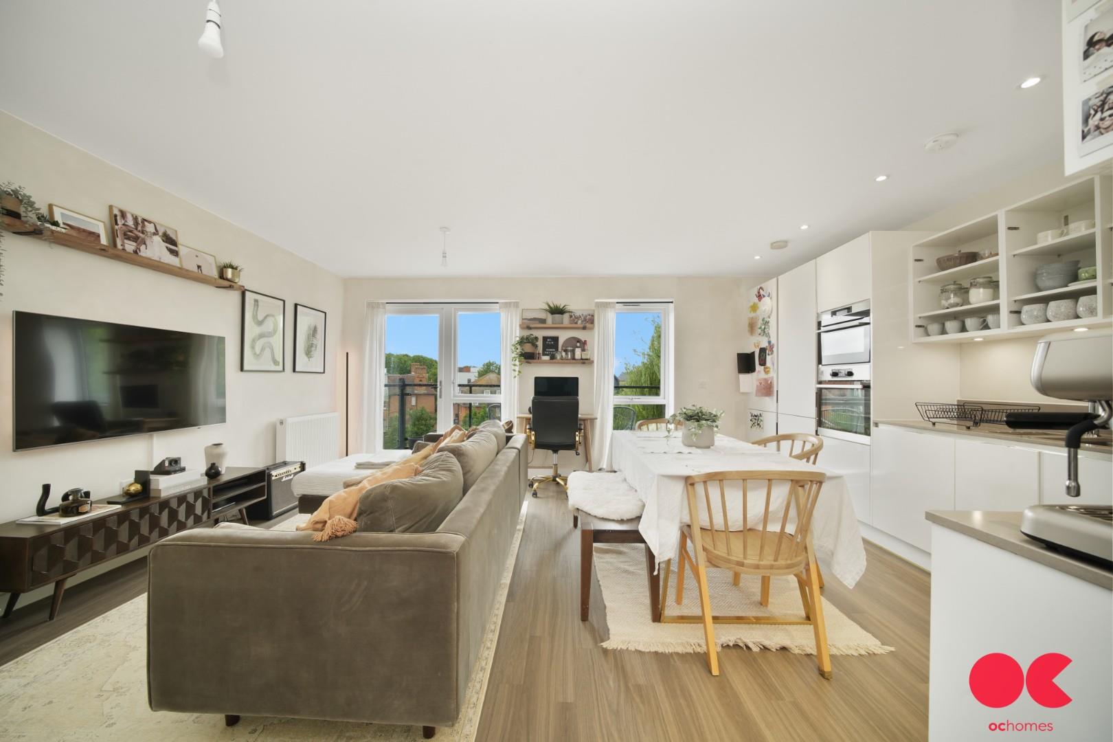 2 bed flat for sale in St. Clements Avenue, Harold Wood  - Property Image 11
