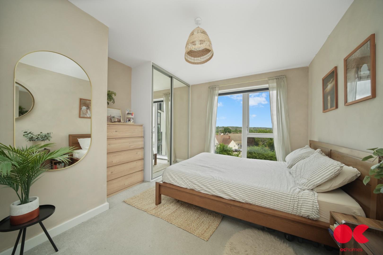 2 bed flat for sale in St. Clements Avenue, Harold Wood  - Property Image 4