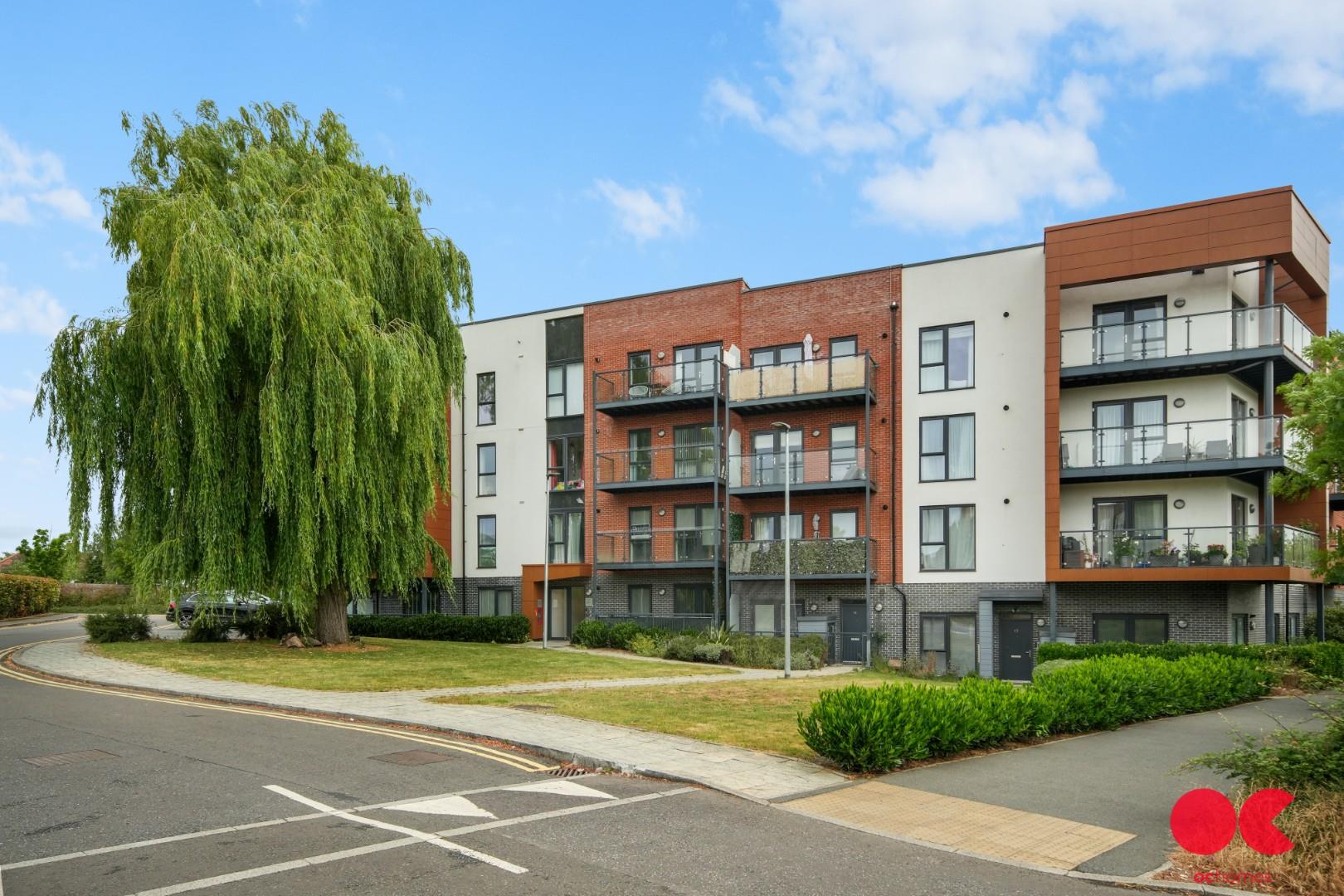 2 bed flat for sale in St. Clements Avenue, Harold Wood  - Property Image 10