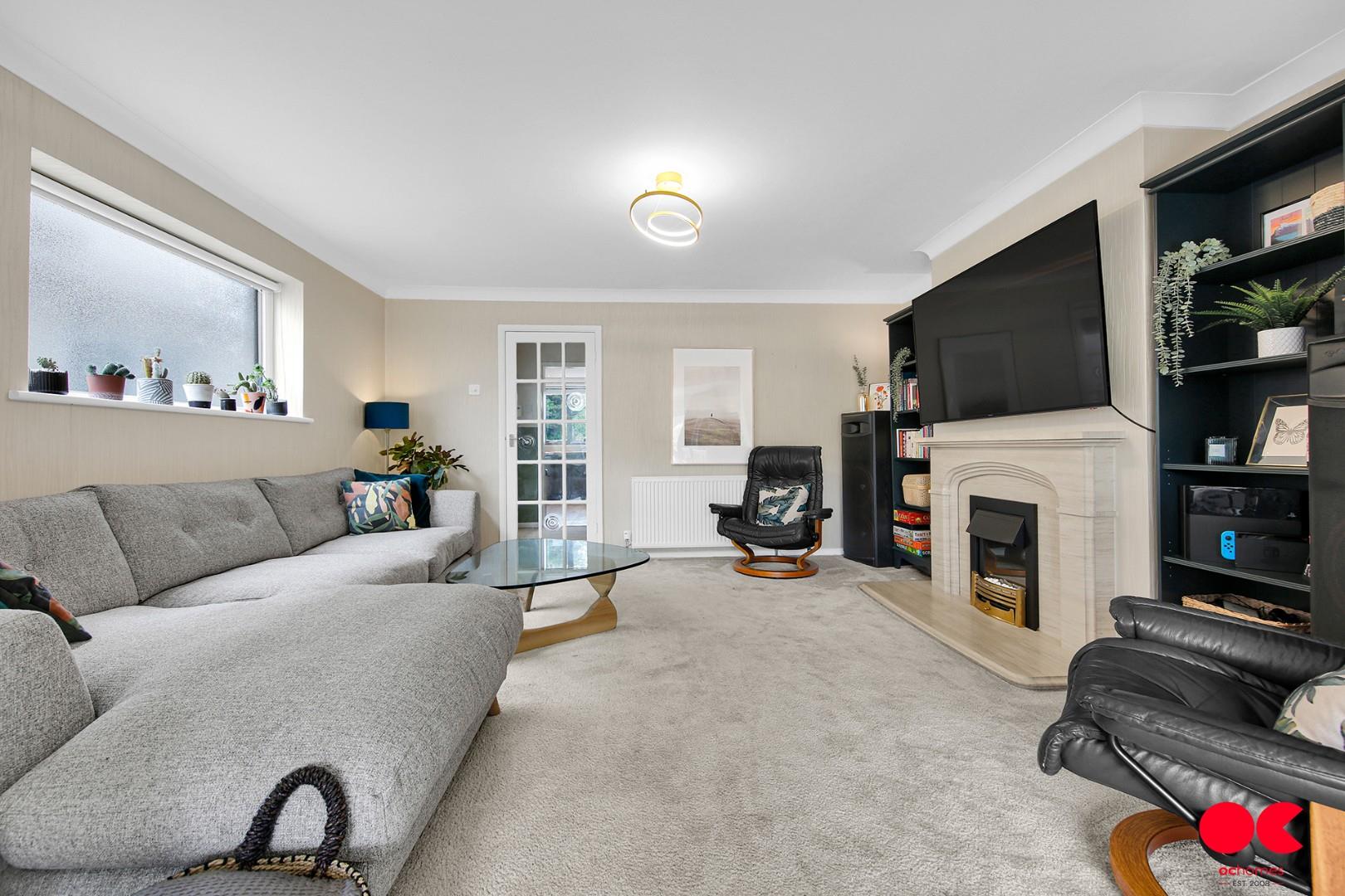 2 bed semi-detached house for sale in Keats Avenue, Romford  - Property Image 15