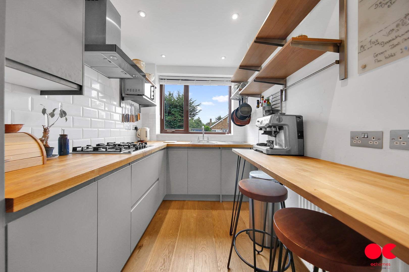 2 bed semi-detached house for sale in Keats Avenue, Romford  - Property Image 4