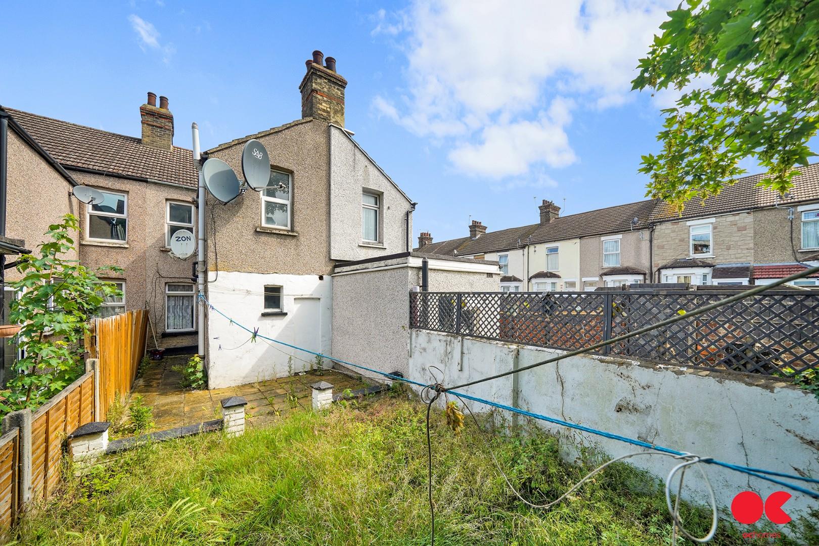 3 bed terraced house to rent in Darnley Road, Grays  - Property Image 21