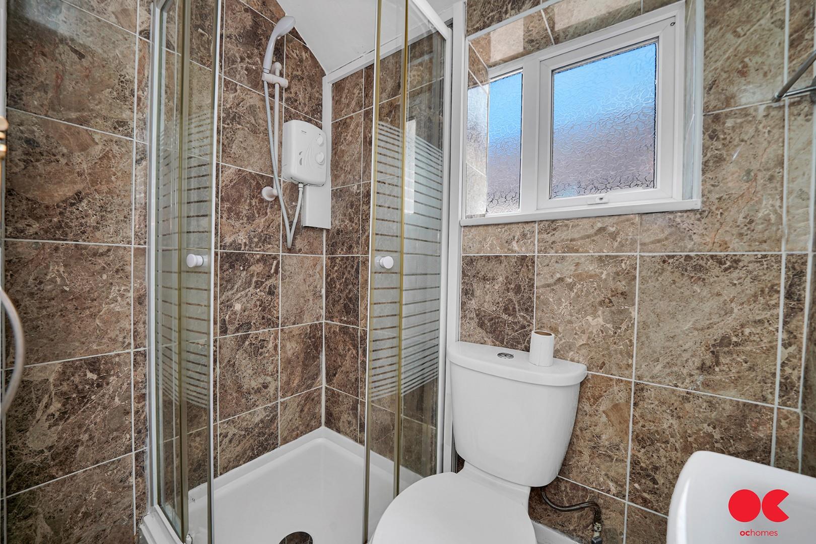 3 bed terraced house to rent in Darnley Road, Grays  - Property Image 4