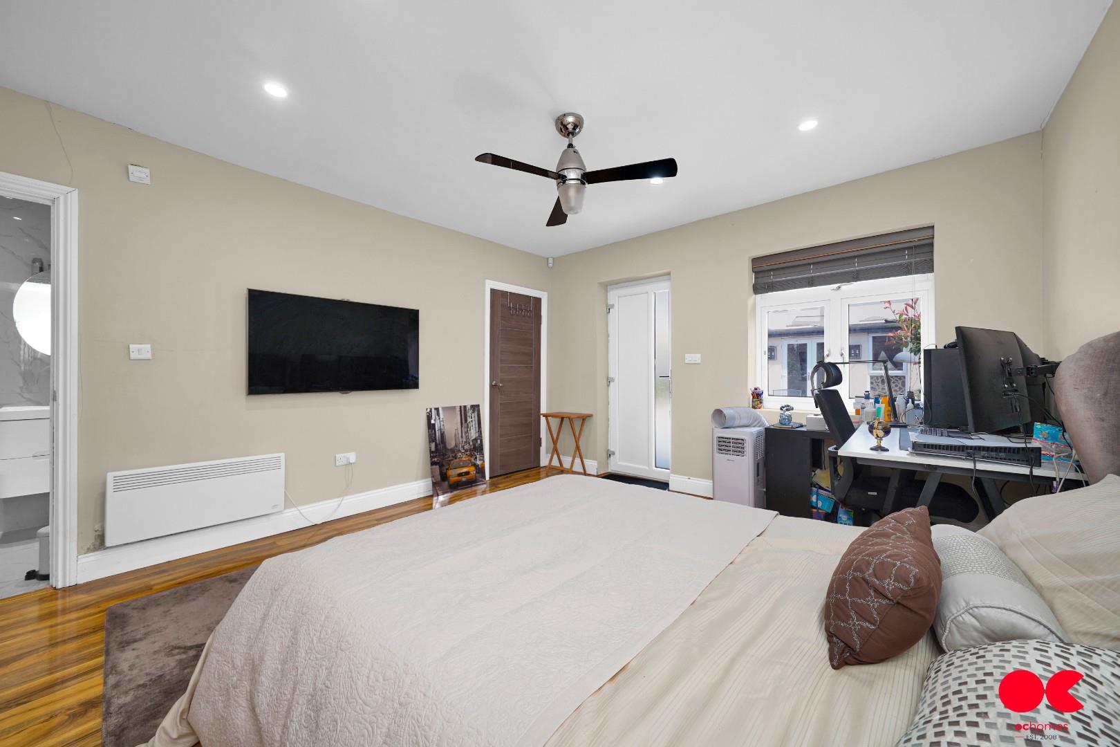 4 bed terraced house for sale in Cranley Drive, Newbury Park  - Property Image 27