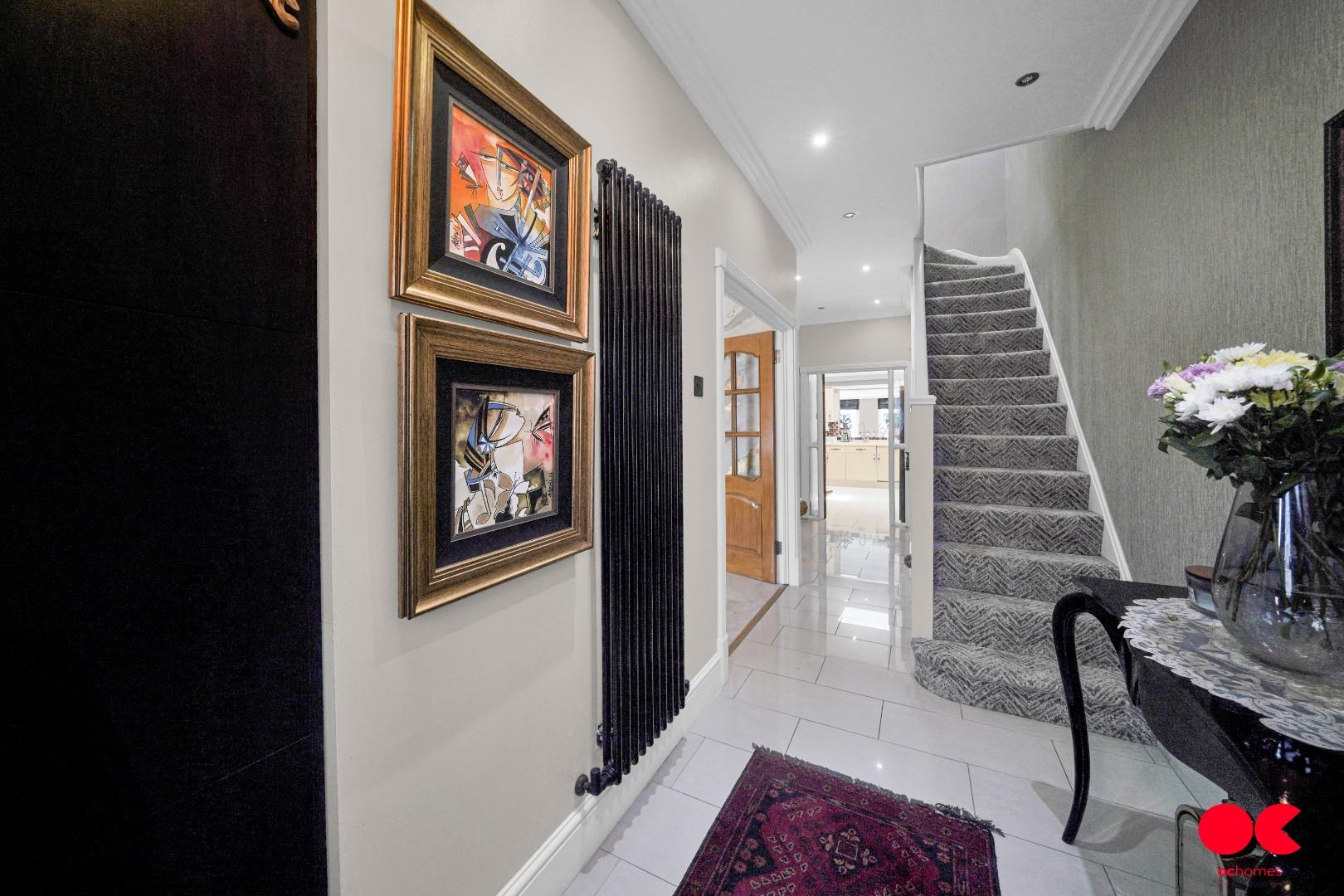4 bed terraced house for sale in Cranley Drive, Newbury Park  - Property Image 3