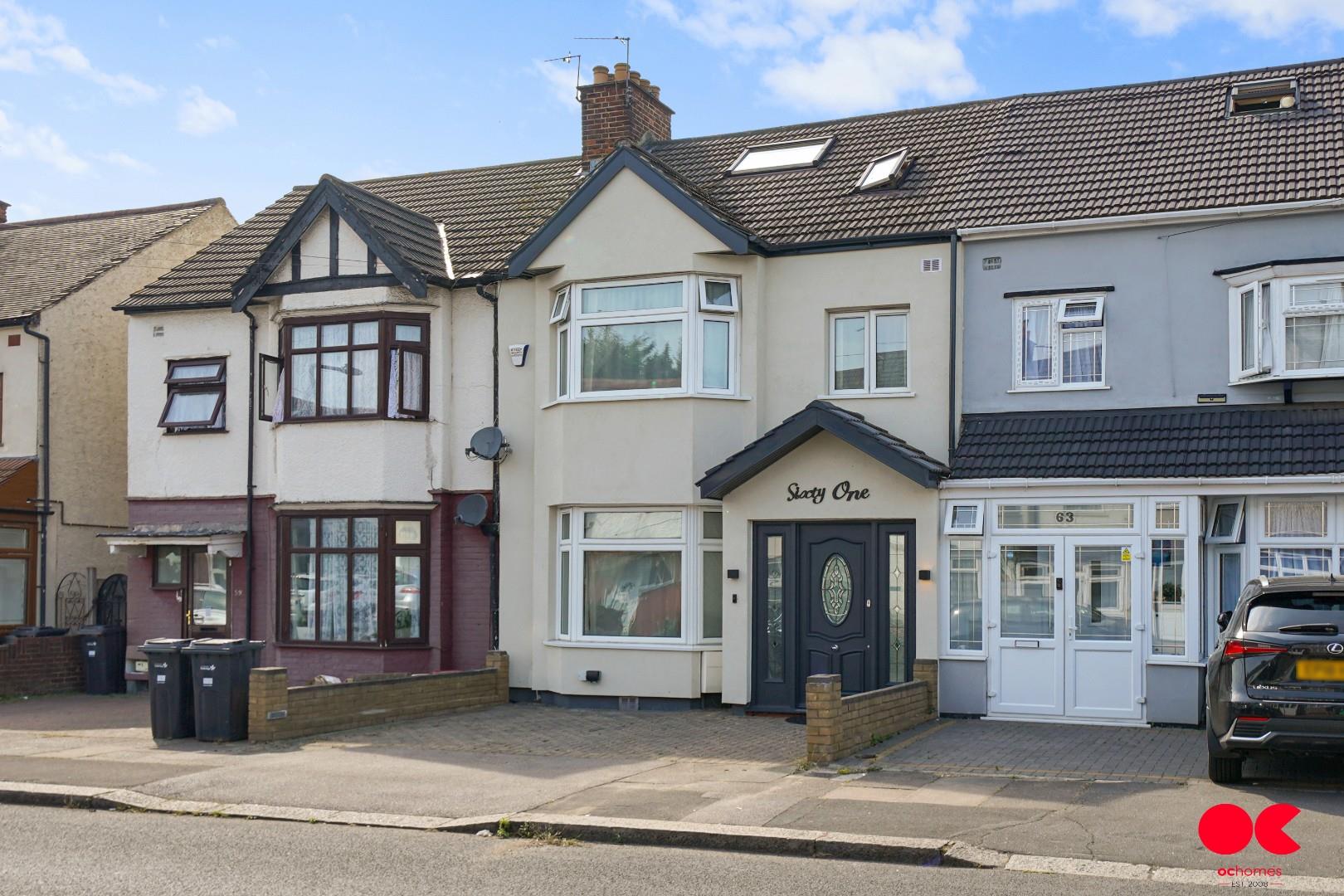 4 bed terraced house for sale in Cranley Drive, Newbury Park  - Property Image 2