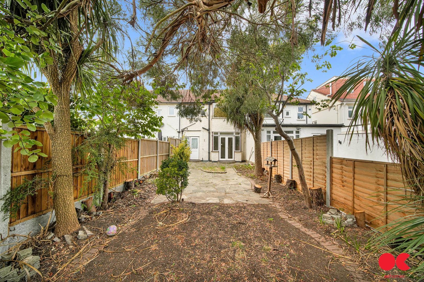 3 bed terraced house to rent in Carlton Road, Gidea Park  - Property Image 16
