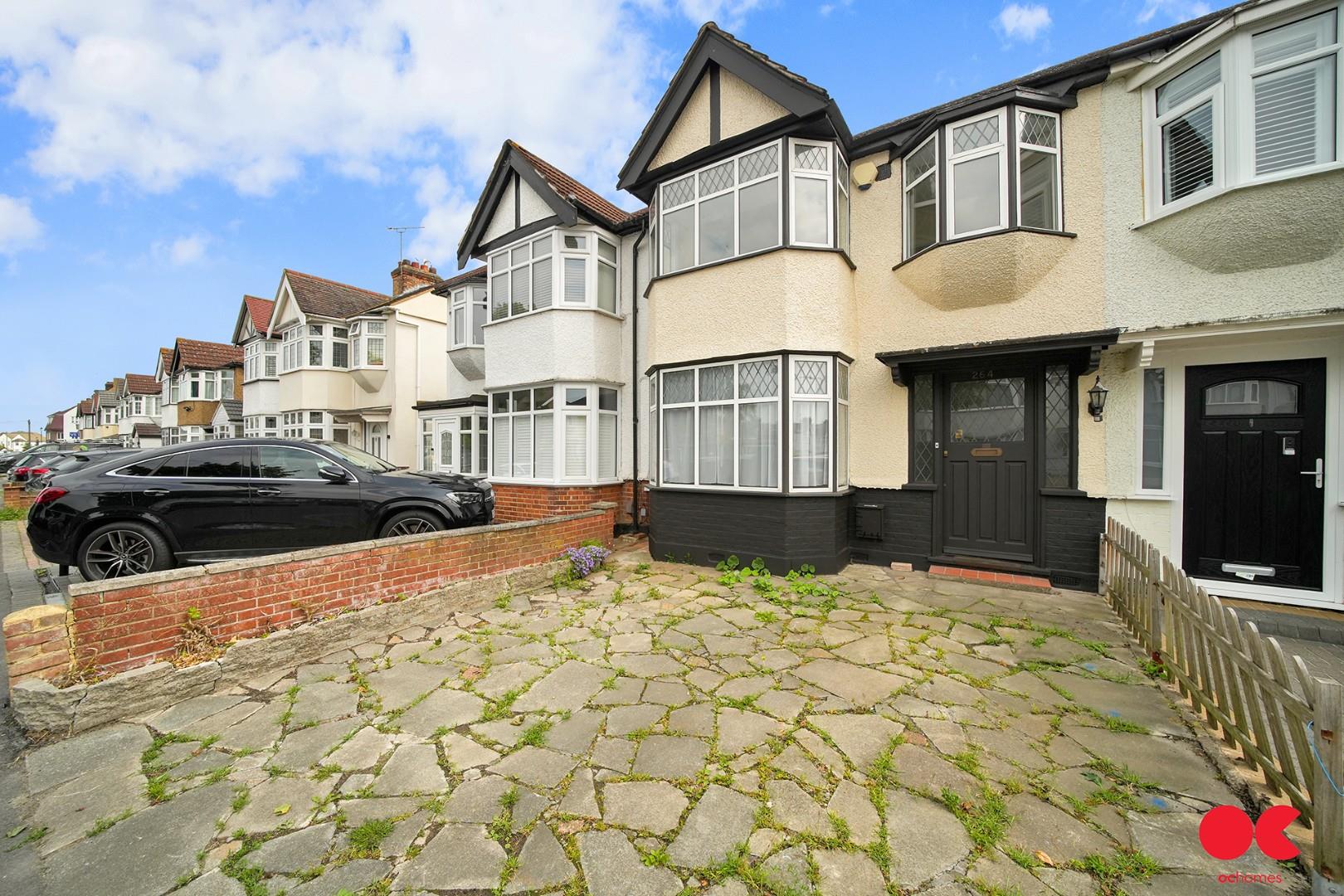 3 bed terraced house to rent in Carlton Road, Gidea Park  - Property Image 13
