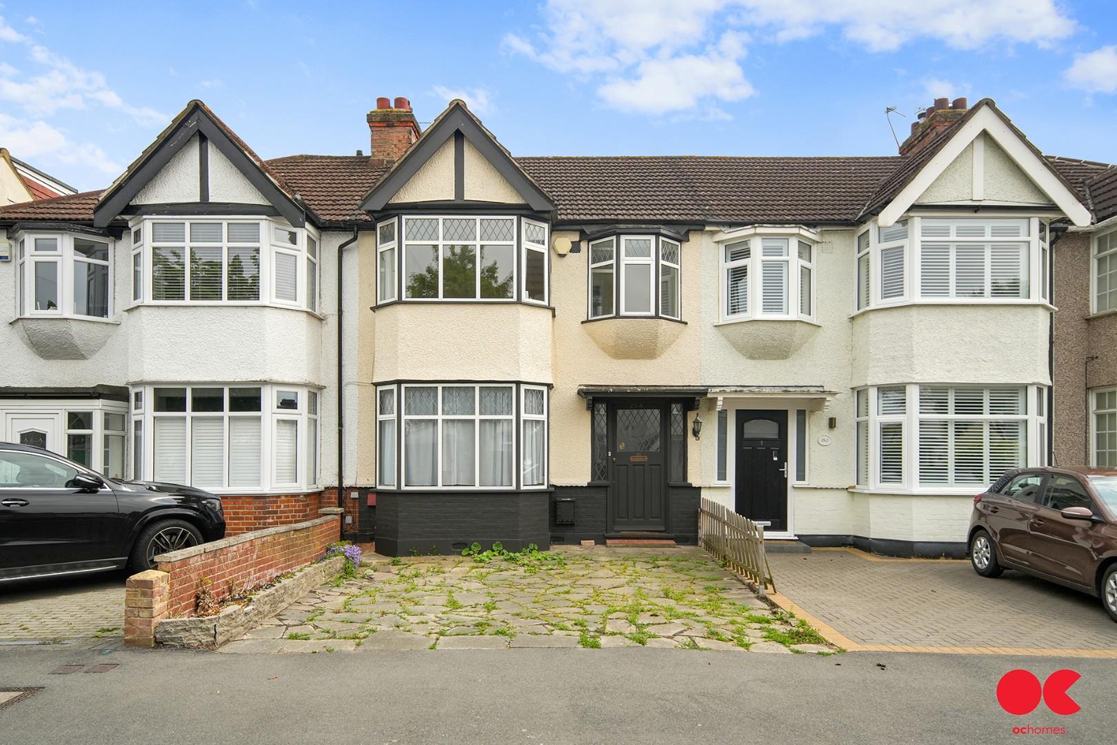 3 bed terraced house to rent in Carlton Road, Gidea Park  - Property Image 12