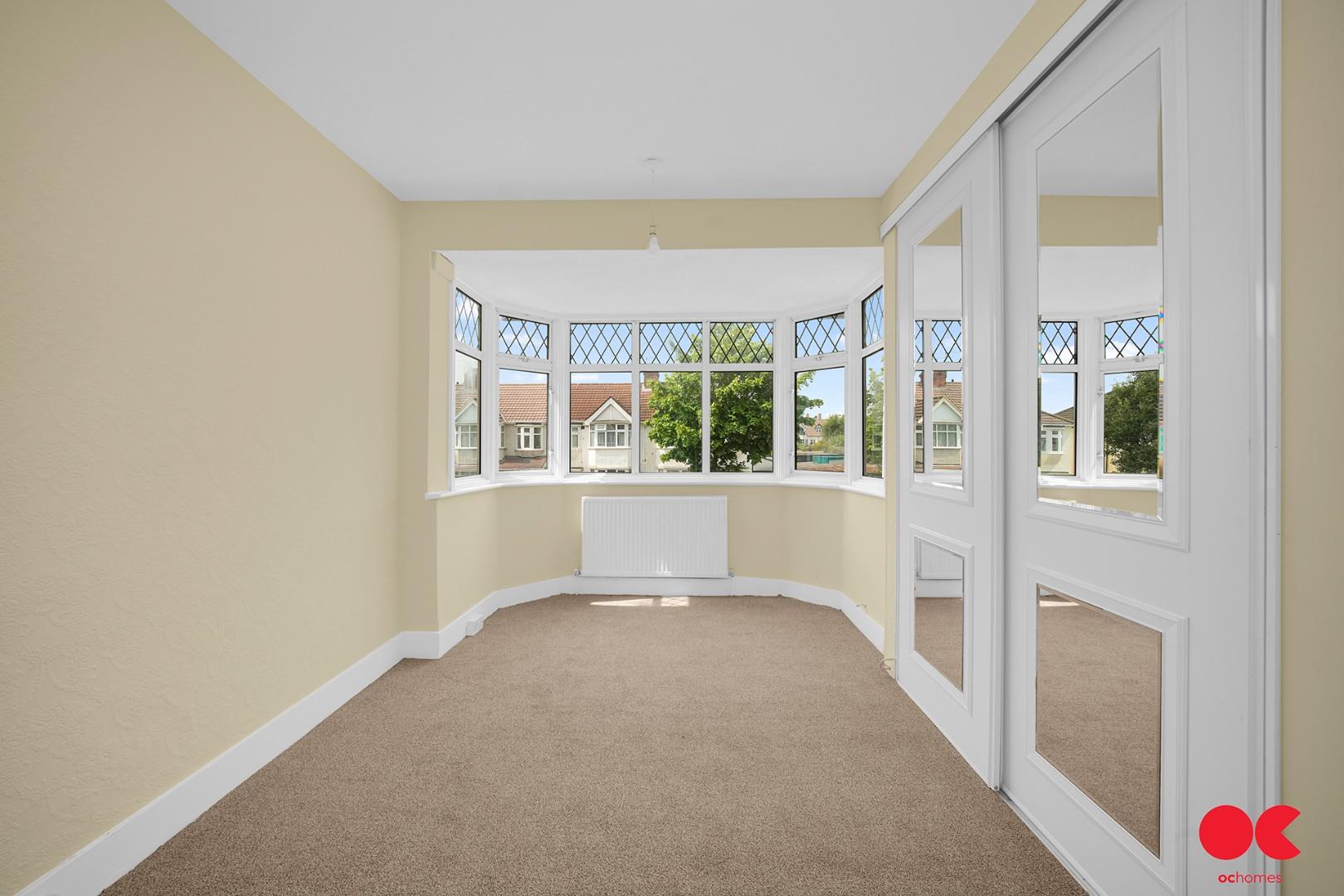 3 bed terraced house to rent in Carlton Road, Gidea Park  - Property Image 7